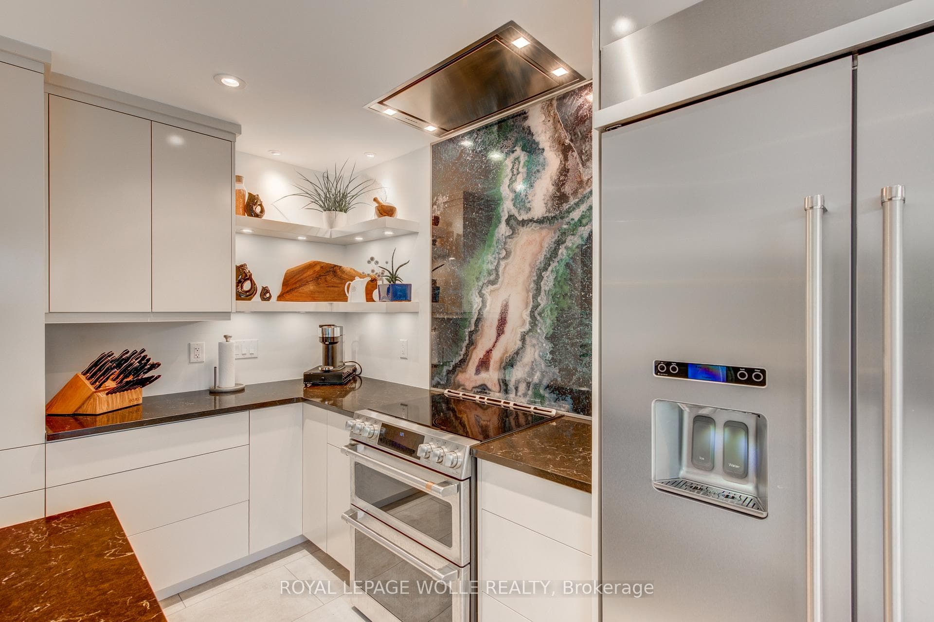 112 Mitchell Street photo 12