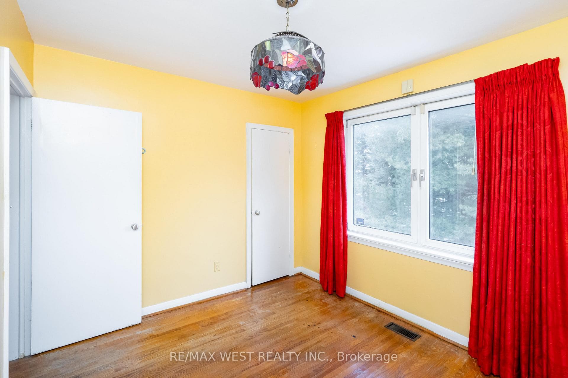 101 Barrymore Road photo 22