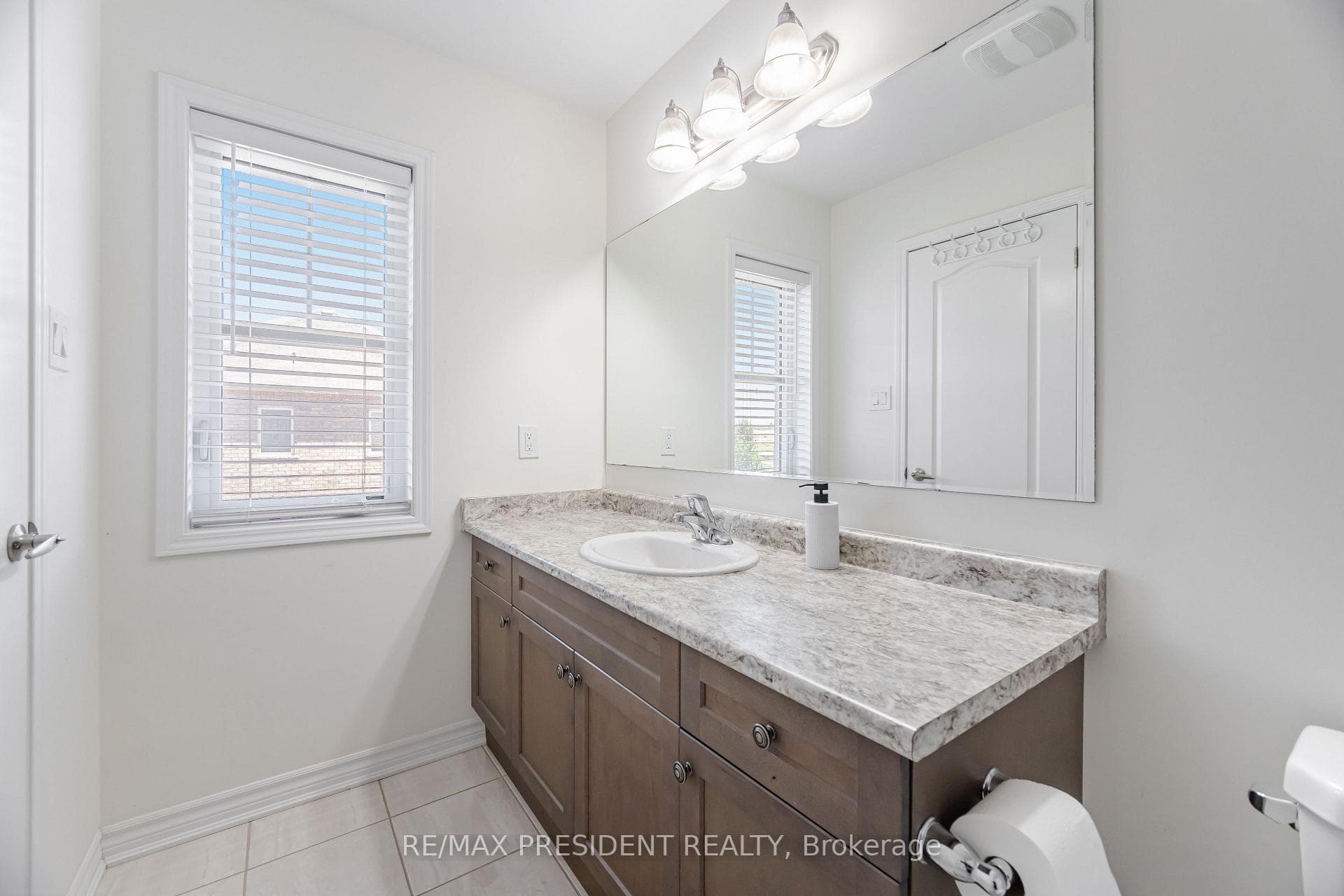 581 Edenbrook Hill Drive photo 28