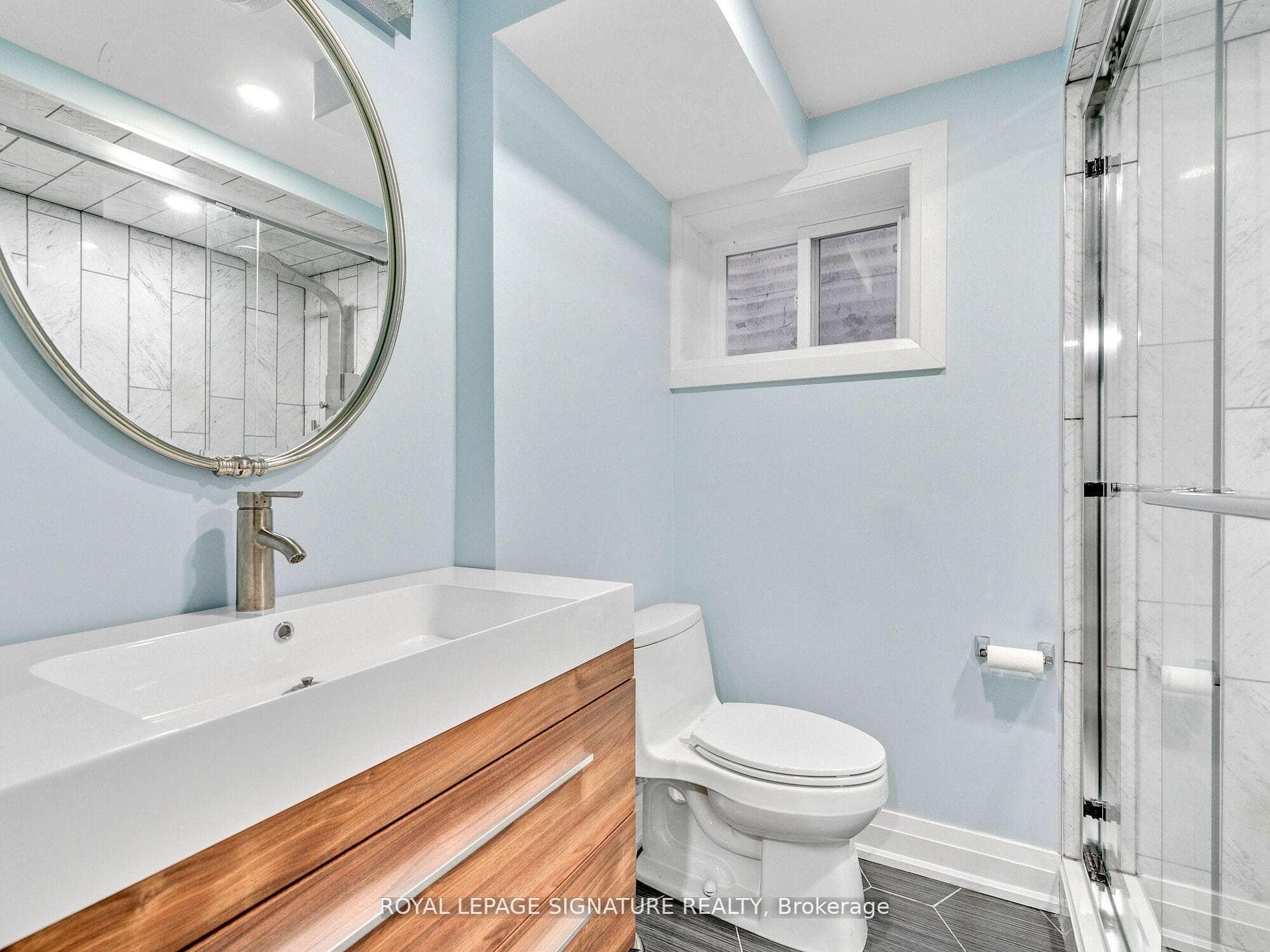 31 Hatherton Crescent photo 40