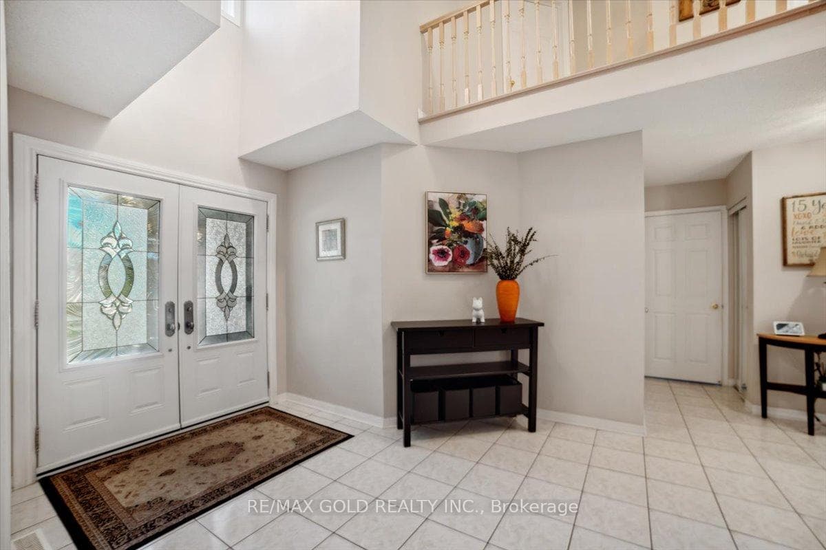 15 Canning Crescent photo 4