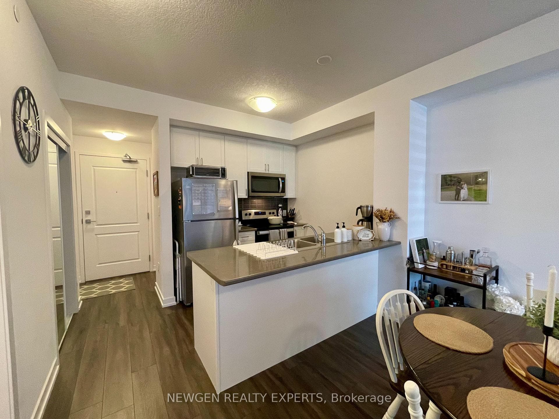 460 Dundas Street Unit 220 photo 13