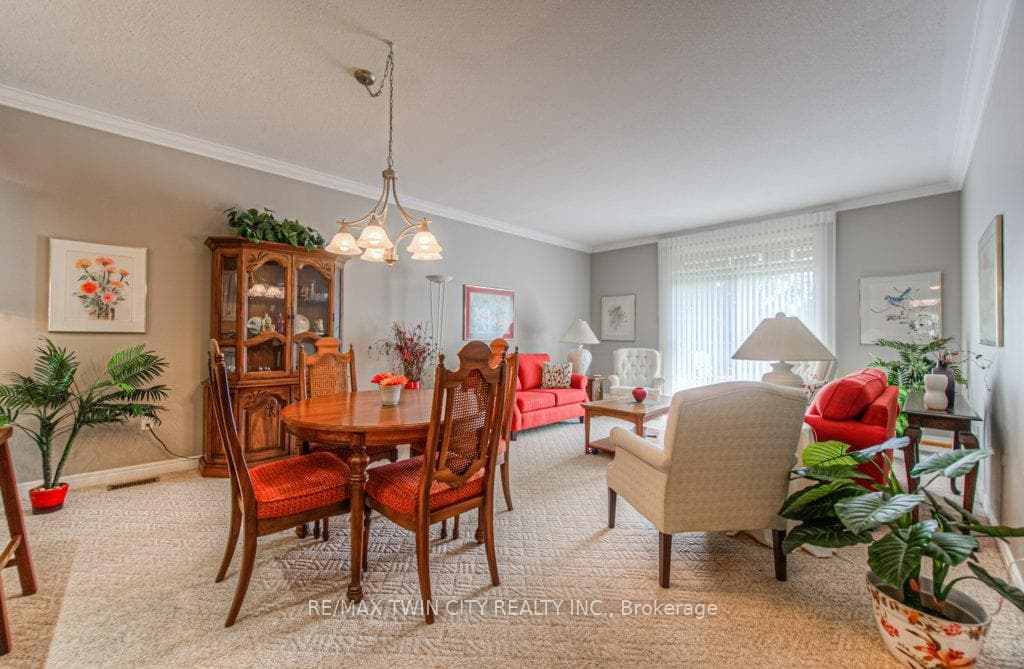 20 Isherwood Avenue Unit 15 photo 8