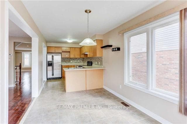 3080 Highbourne Crescent photo 8