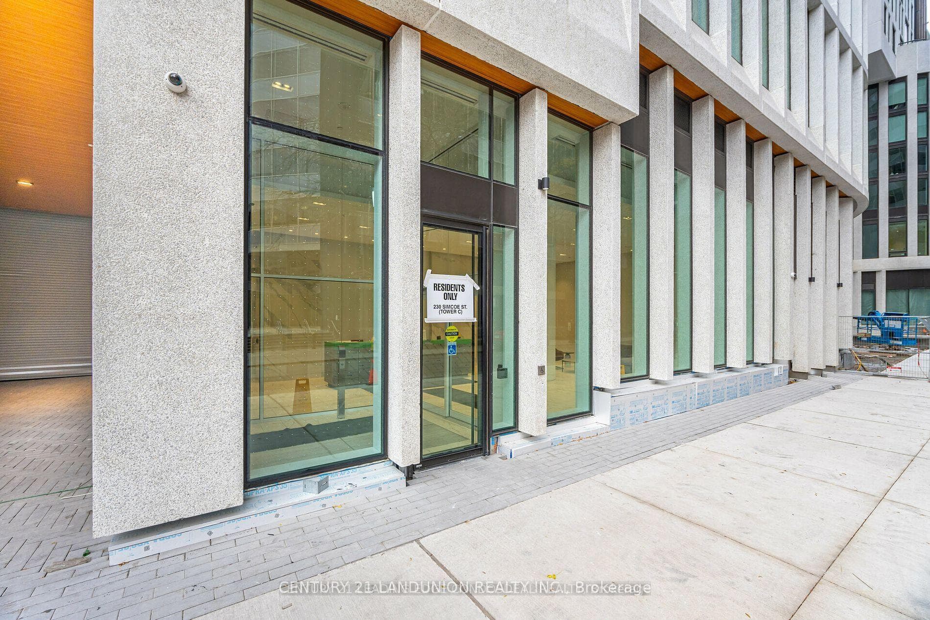 230 Simcoe Street Unit 2221 photo 21