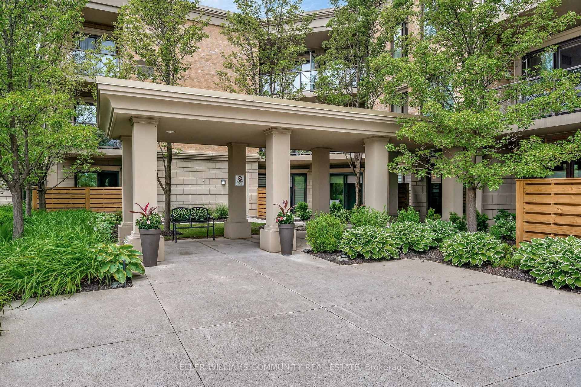 869 Clonsilla Avenue Unit 317 photo 3