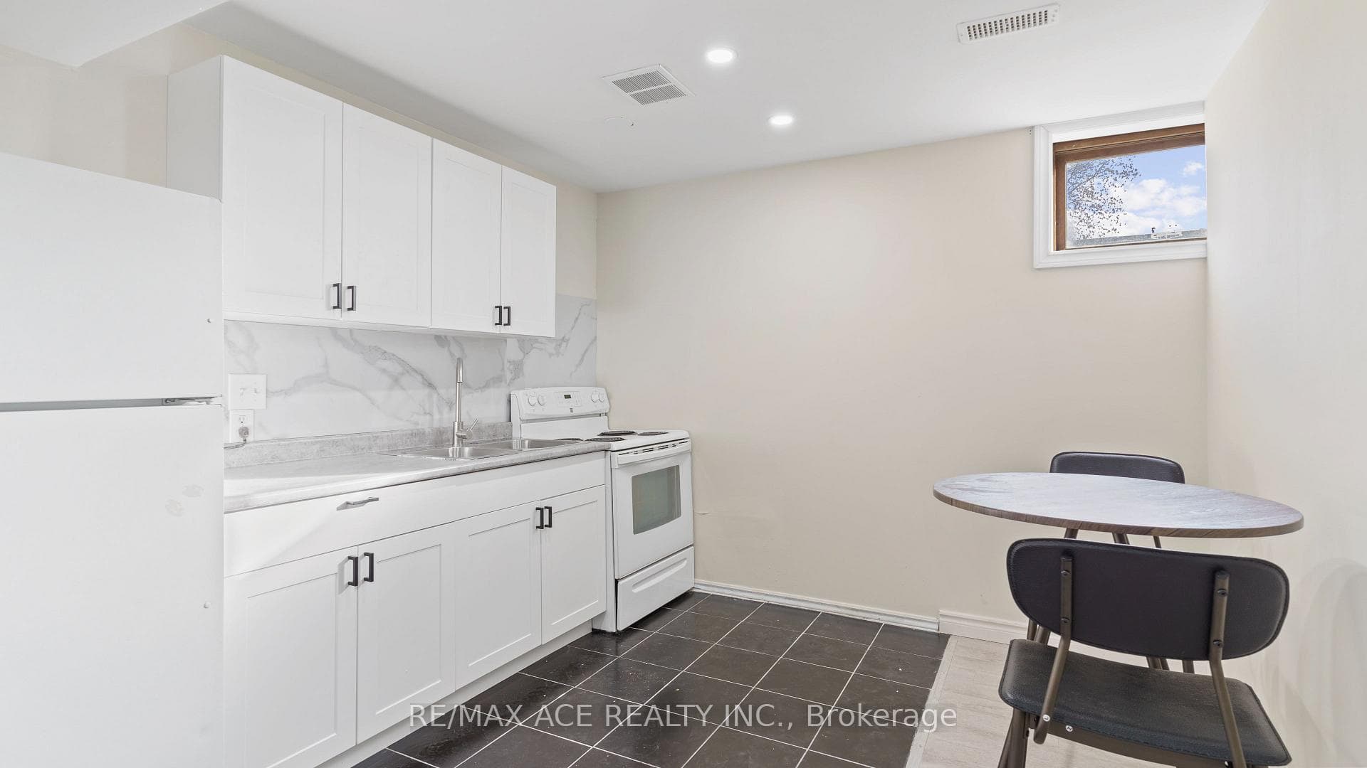 73 Brimley Road photo 36