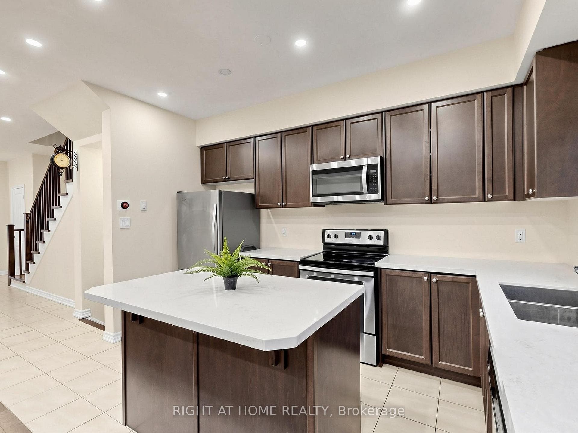 124 Mosaic Drive photo 14