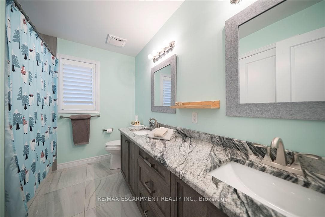 73 Eleanor Avenue photo 25