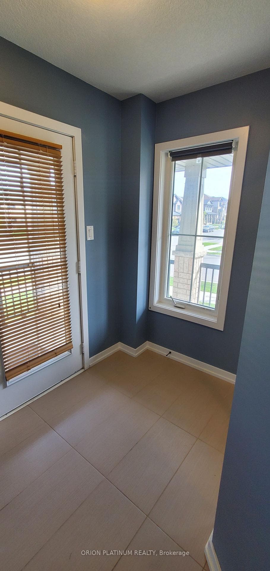 135 Pagebrook Crescent photo 3