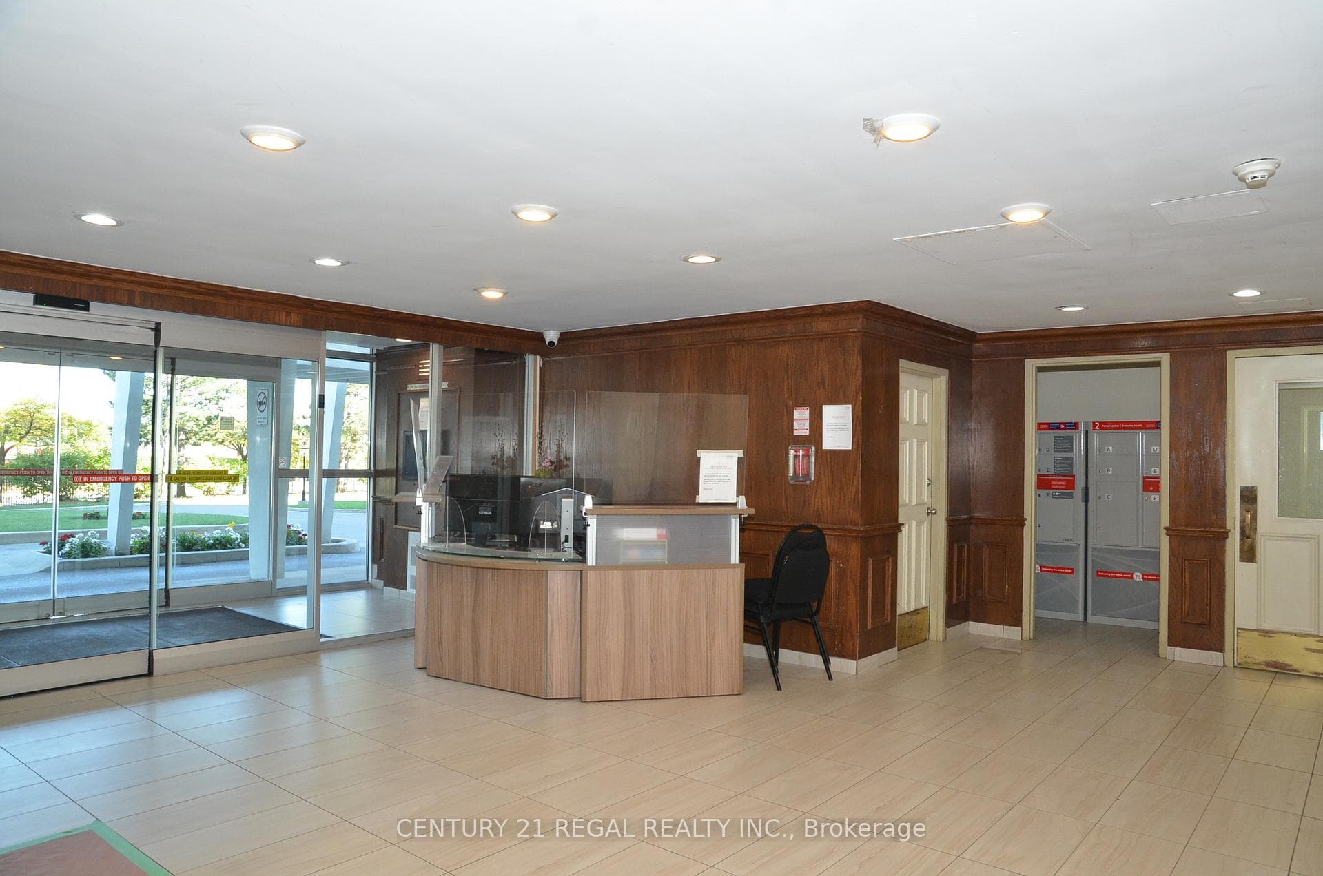 2550 Pharmacy Avenue Unit 312 photo 2