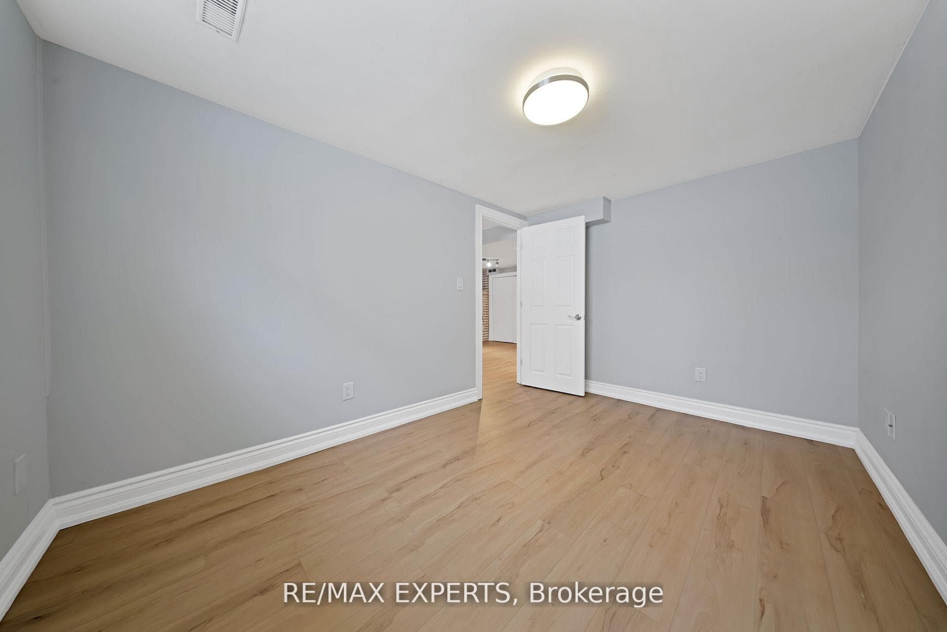 934 Beechwood Avenue Unit Lower photo 15