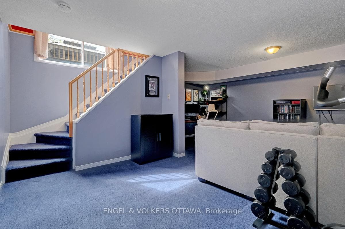 88 Kincardine Drive photo 35