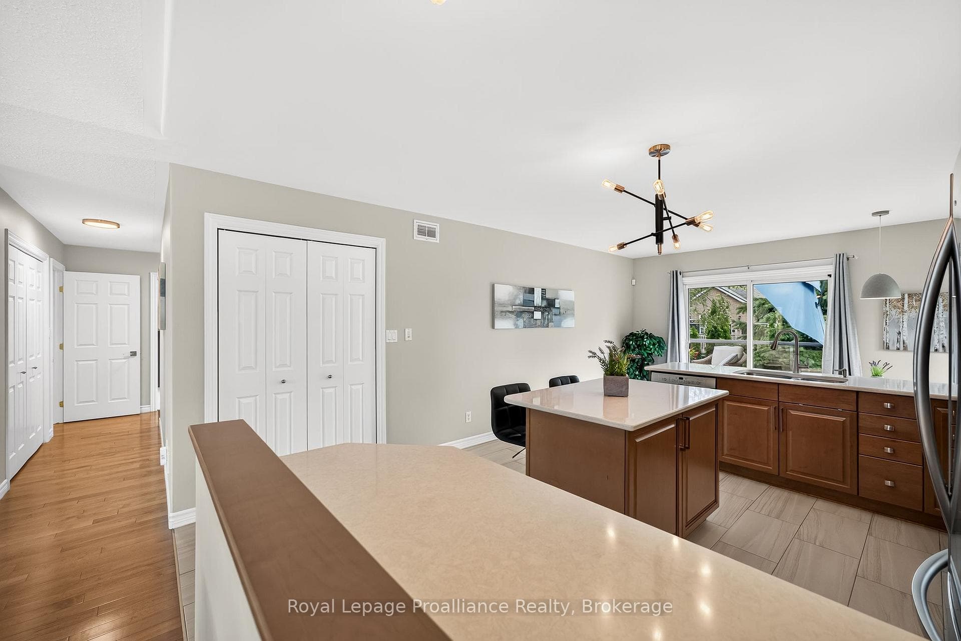 22 Iroquois Avenue photo 17