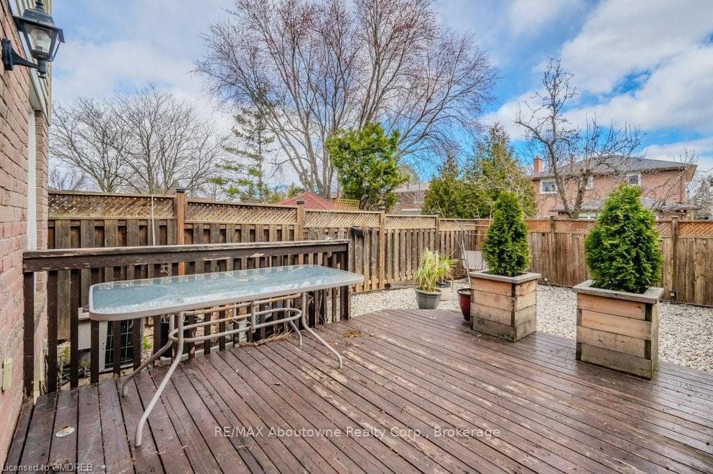 1274 BARBERRY N/A photo 24