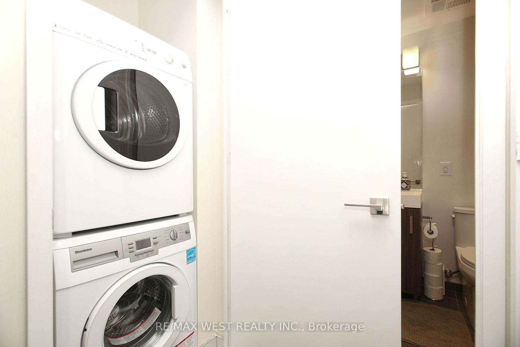 17 Dundonald Street Unit 309 photo 15
