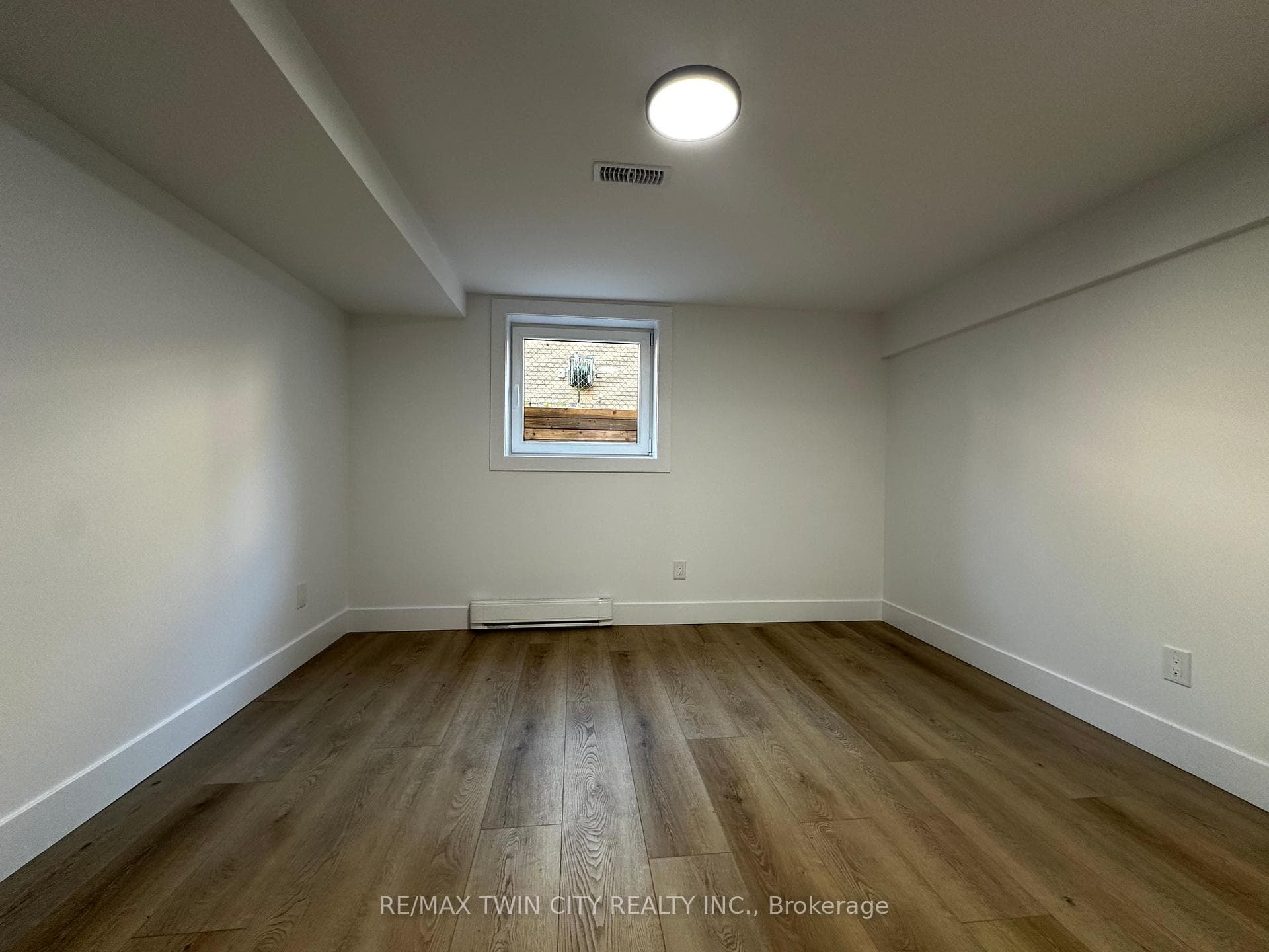 6 Leslie Avenue Unit LOWER photo 11
