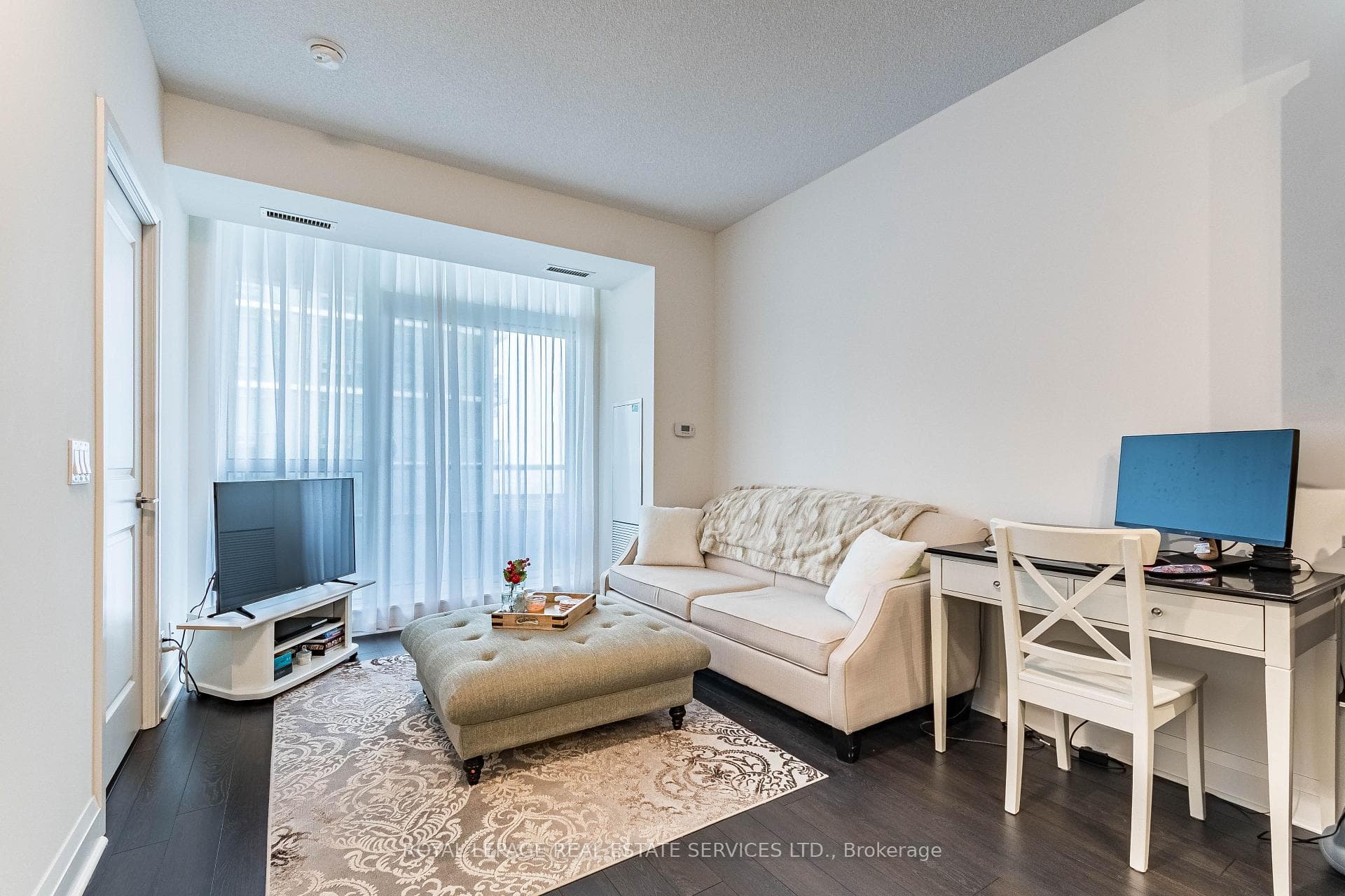 15 Zorra Street Unit 910 photo 8