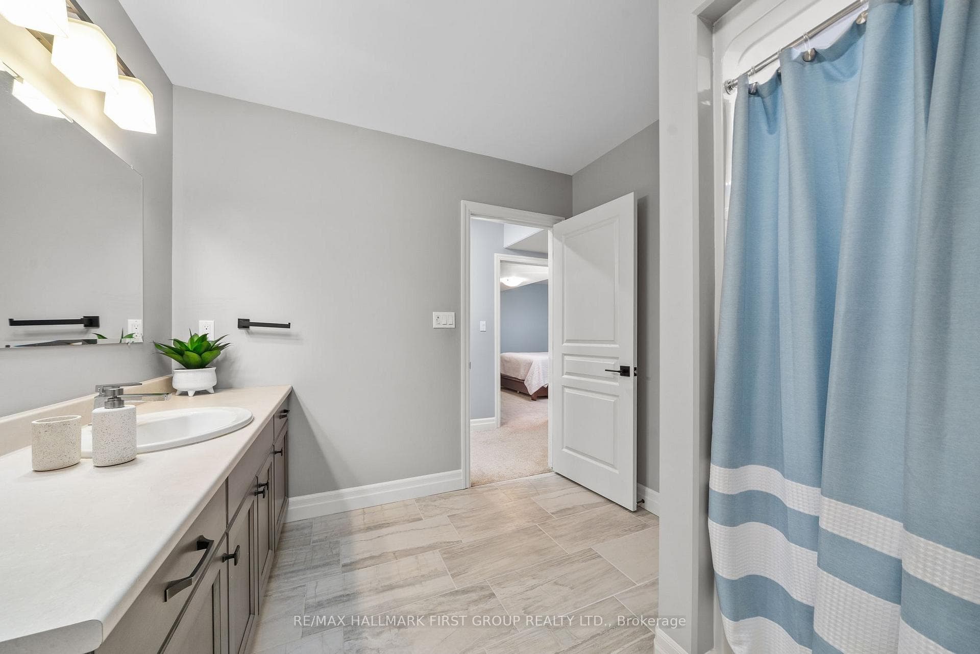 33 Crews Crescent photo 33