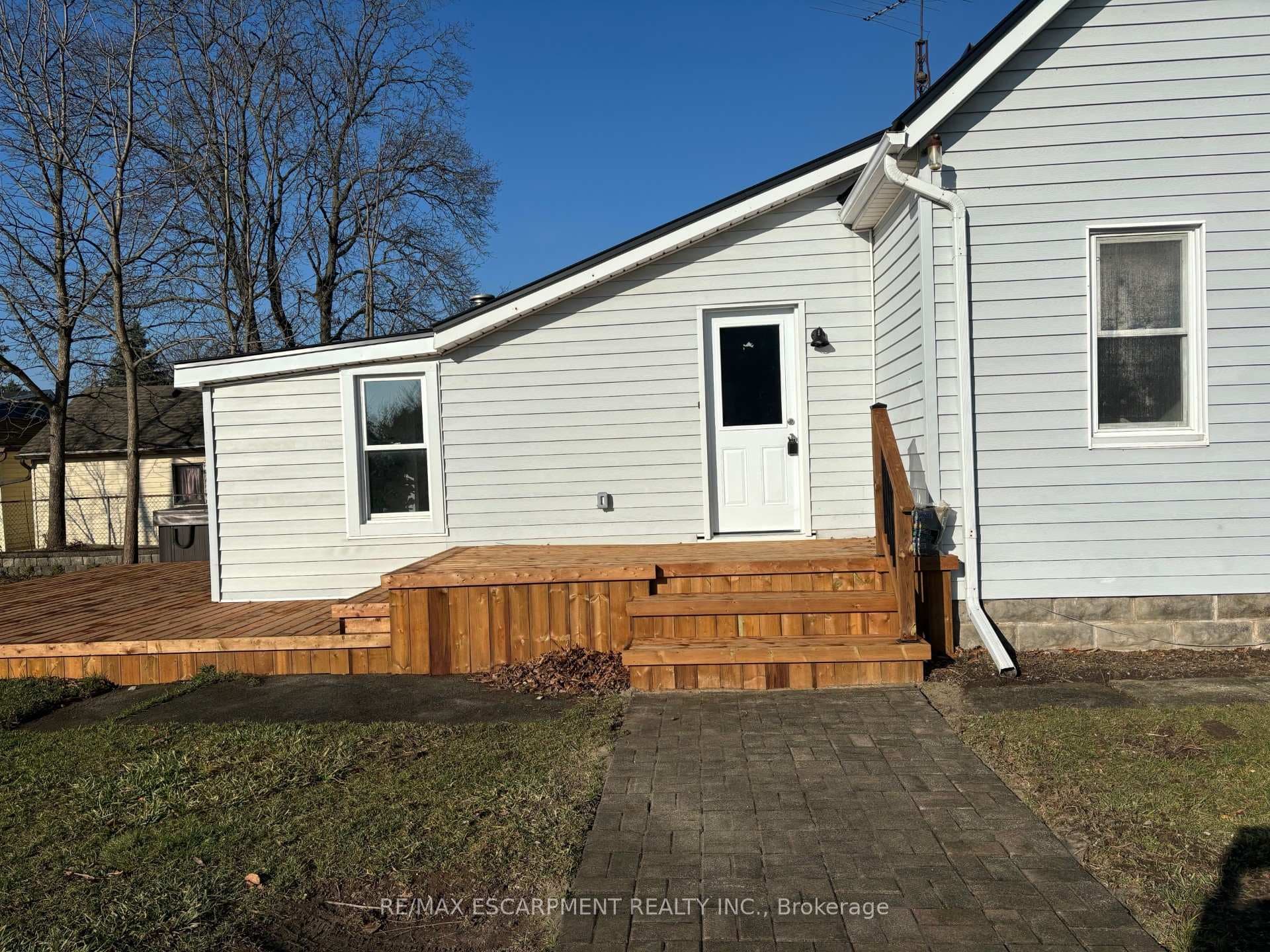 53 Jane Street photo 38