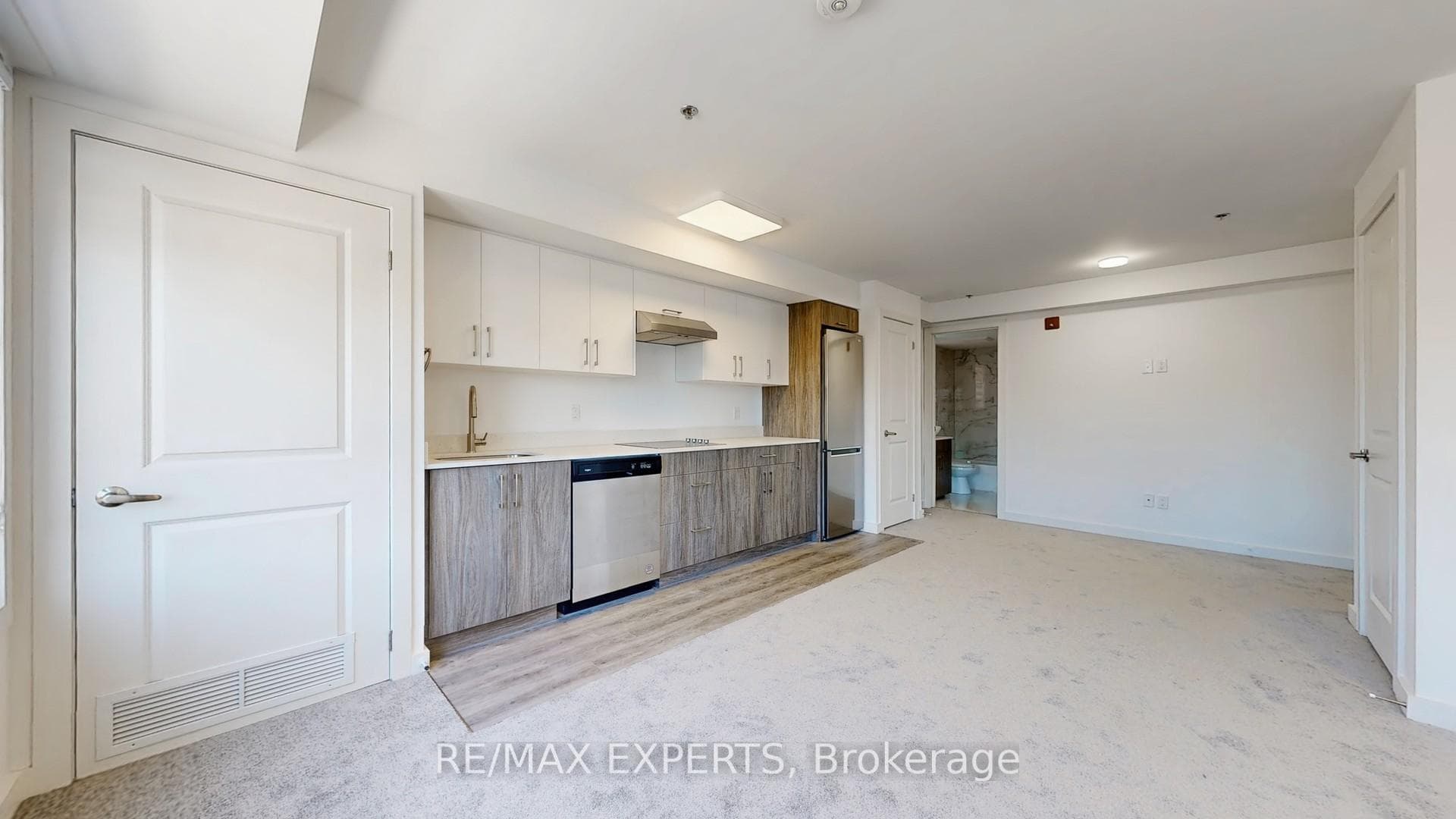 45 Connaught Avenue Unit 405 photo 4