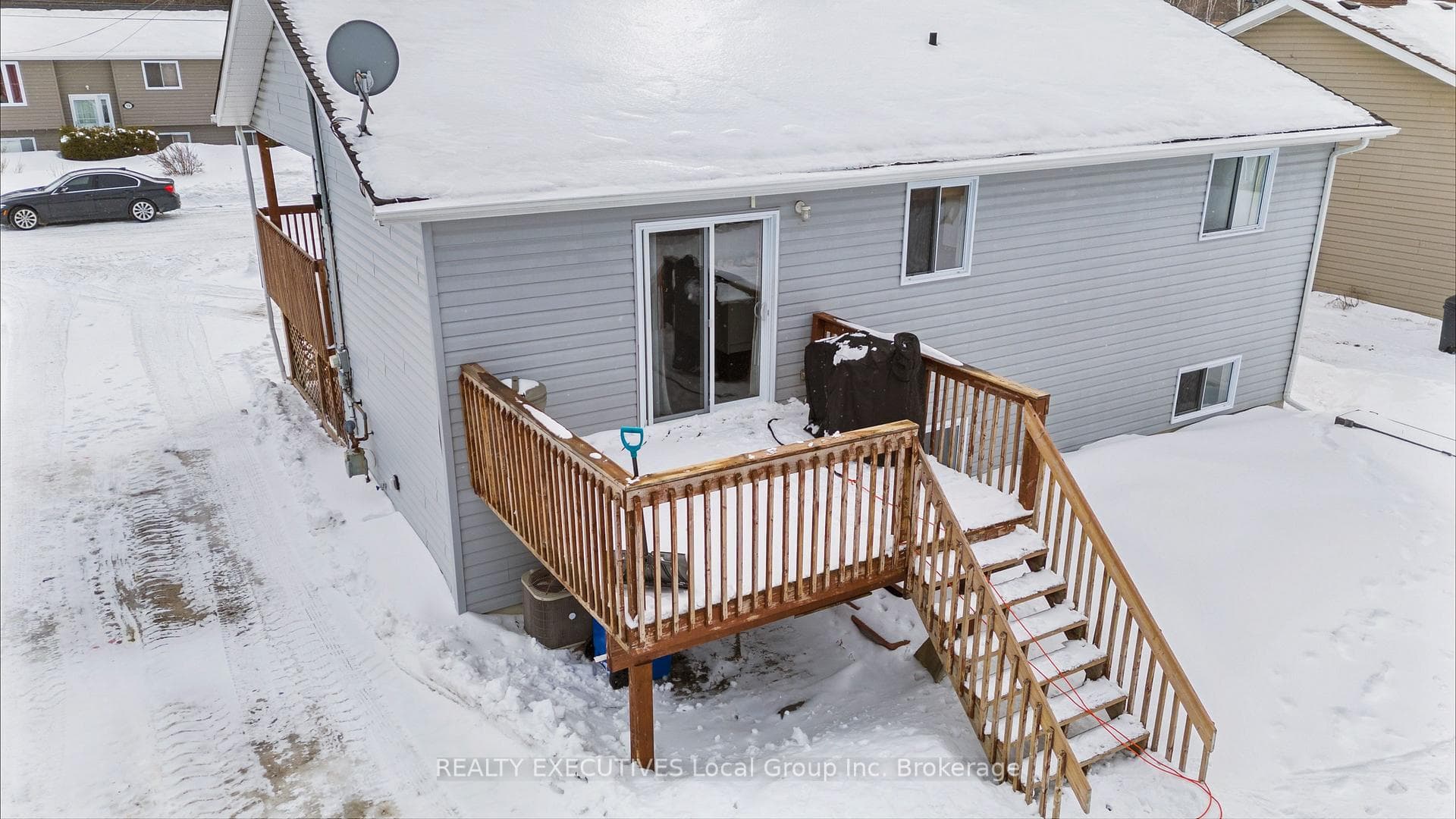 519 DEMERS Street photo 31
