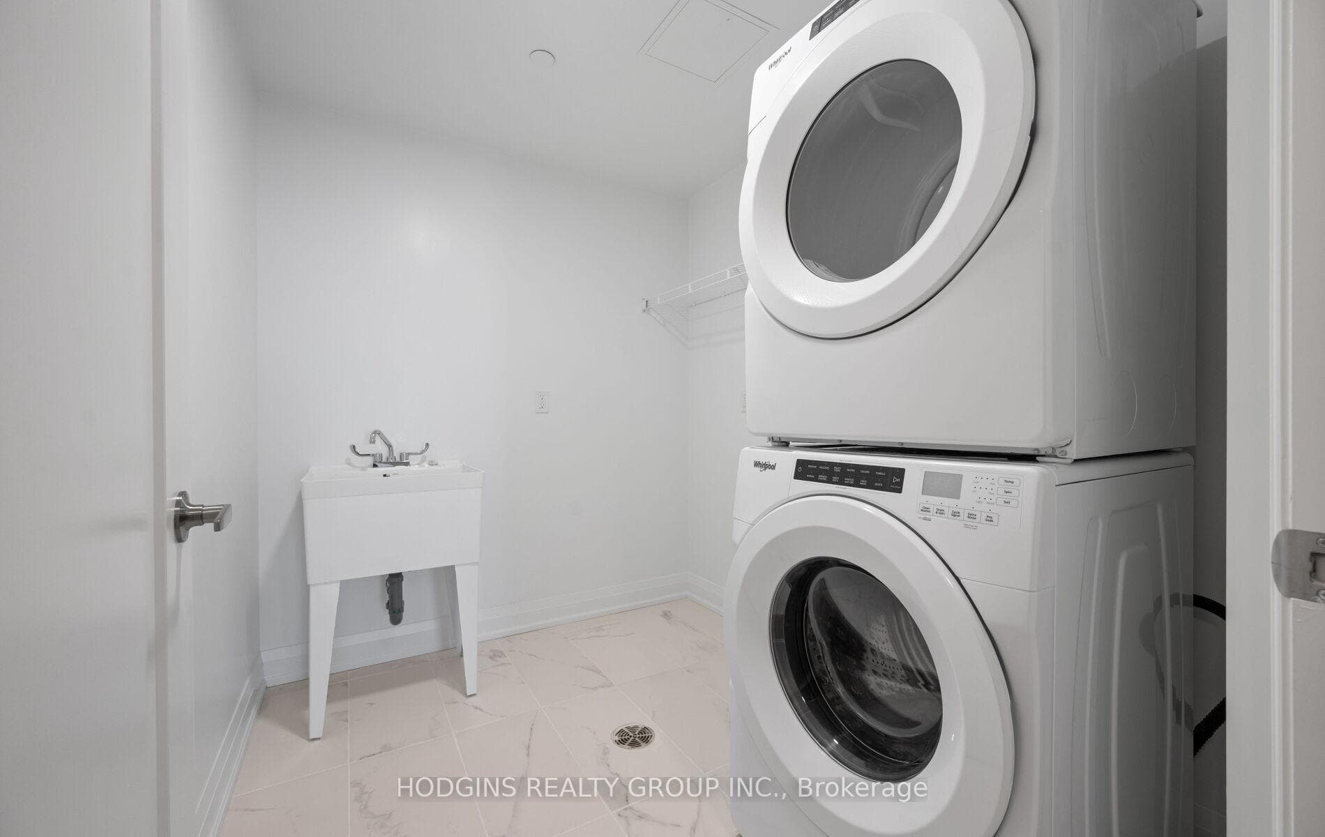 1035 Southdown Road Unit LPH 1801 photo 27