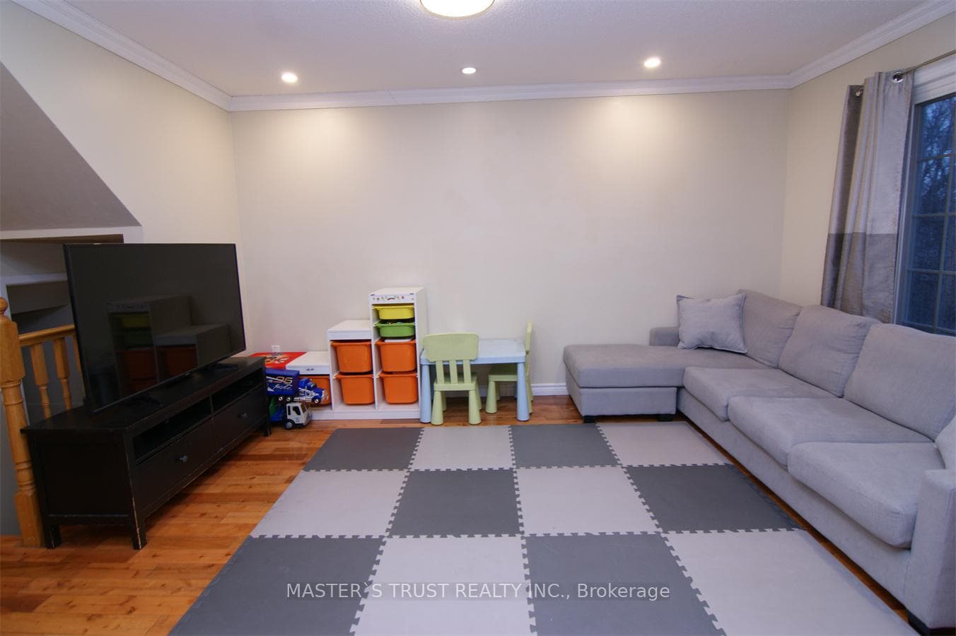 10 Eugenia Court photo 6