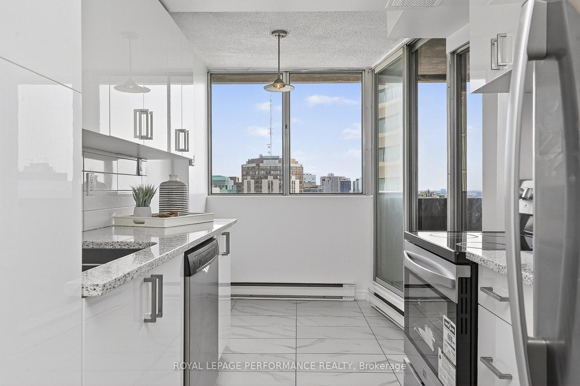 530 Laurier Avenue Unit 2502 photo 15
