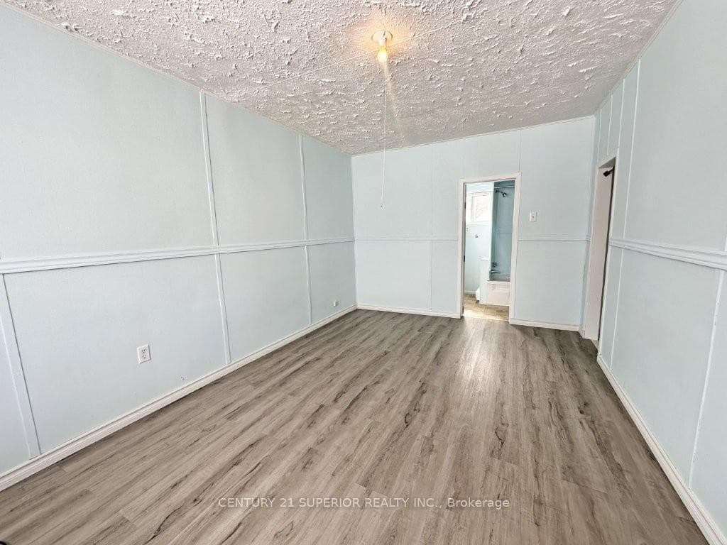 107 Third Ave photo 41