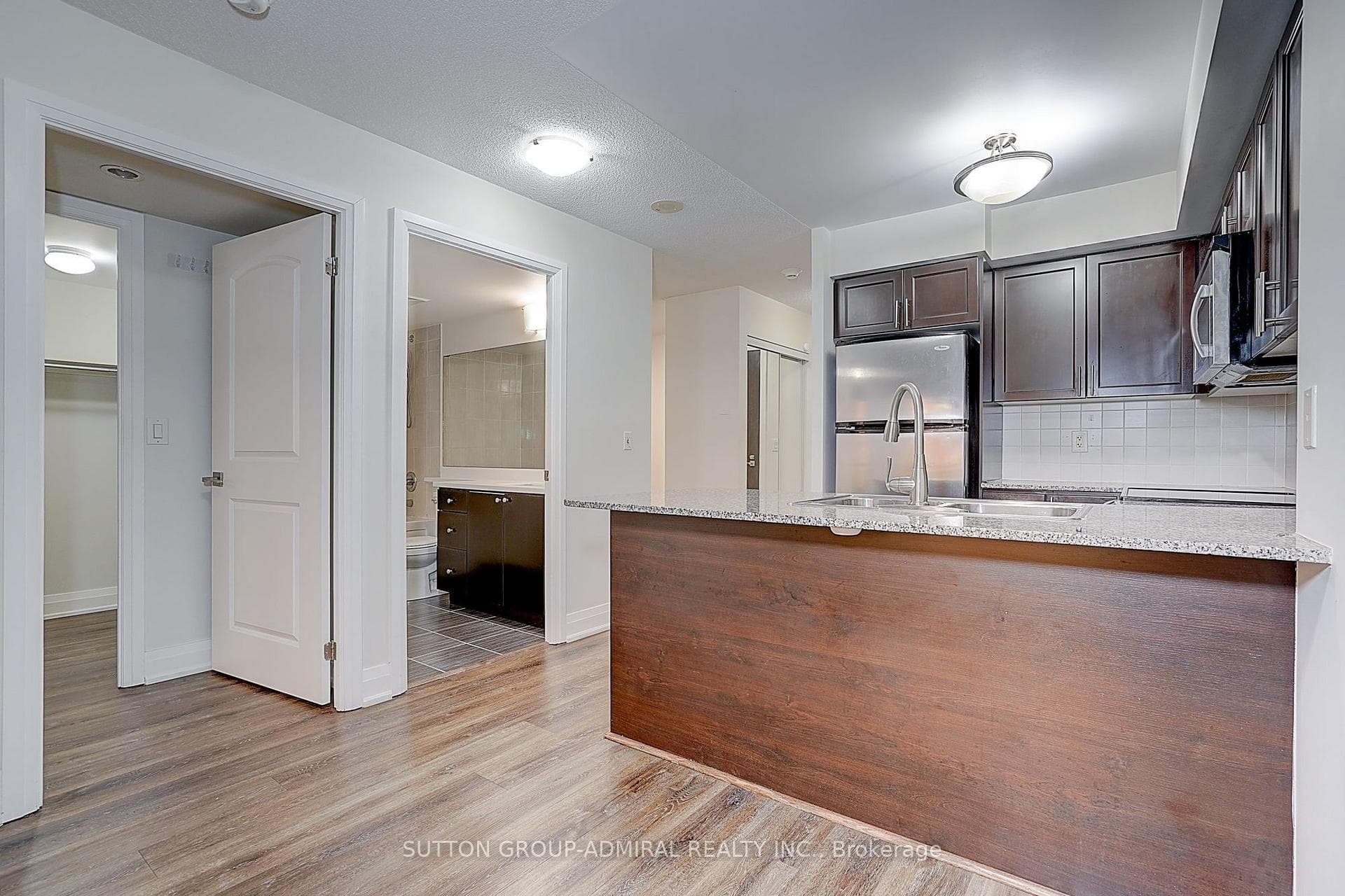 1060 Sheppard Avenue Unit 1408 photo 16