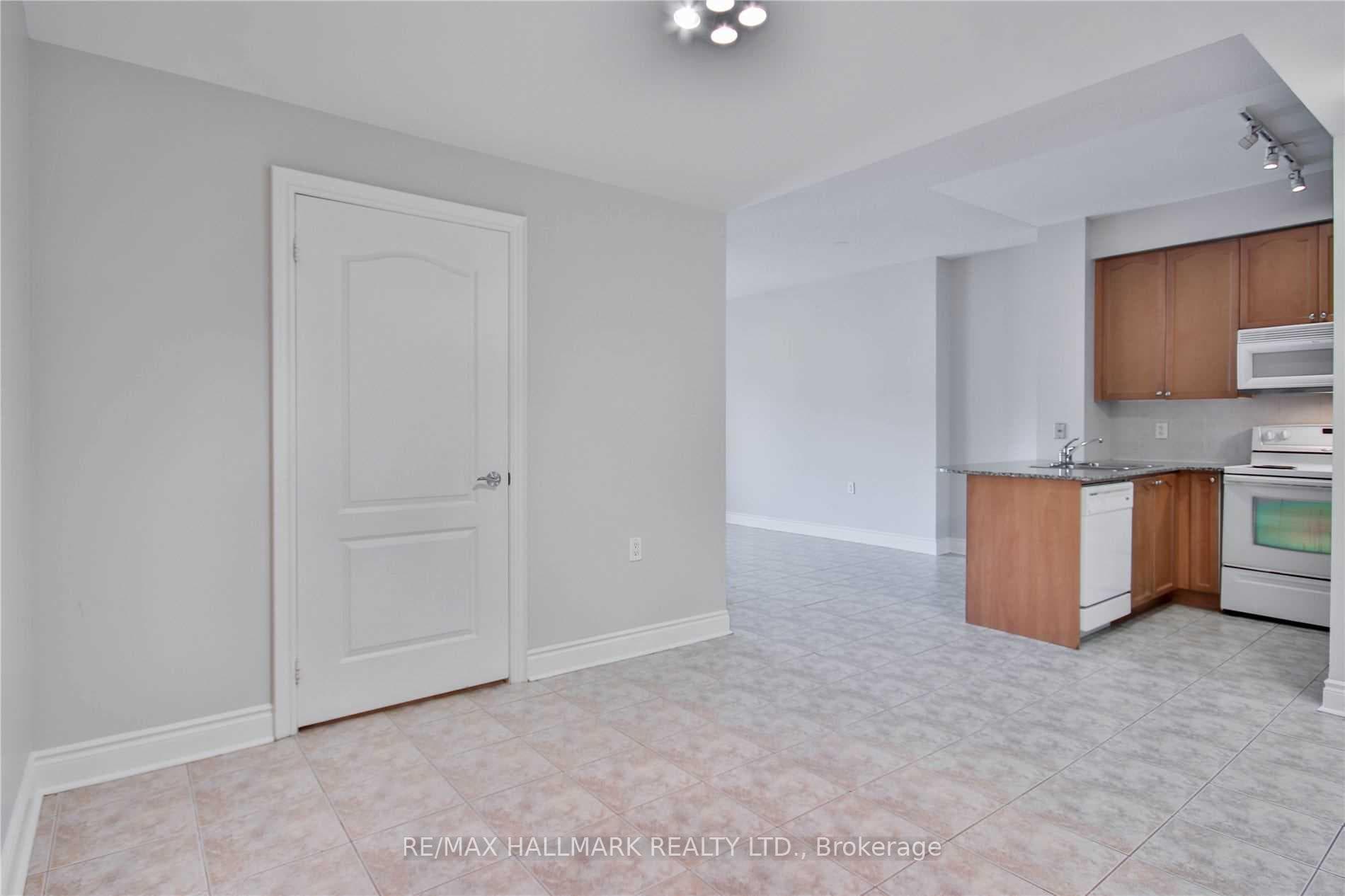 8201 Islington Avenue Unit 411 photo 12