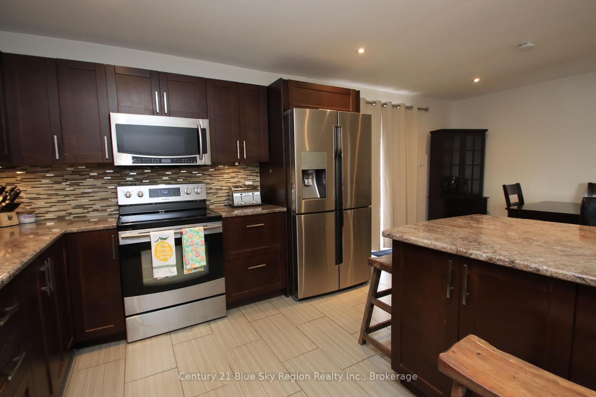 127 Bennett Street photo 2