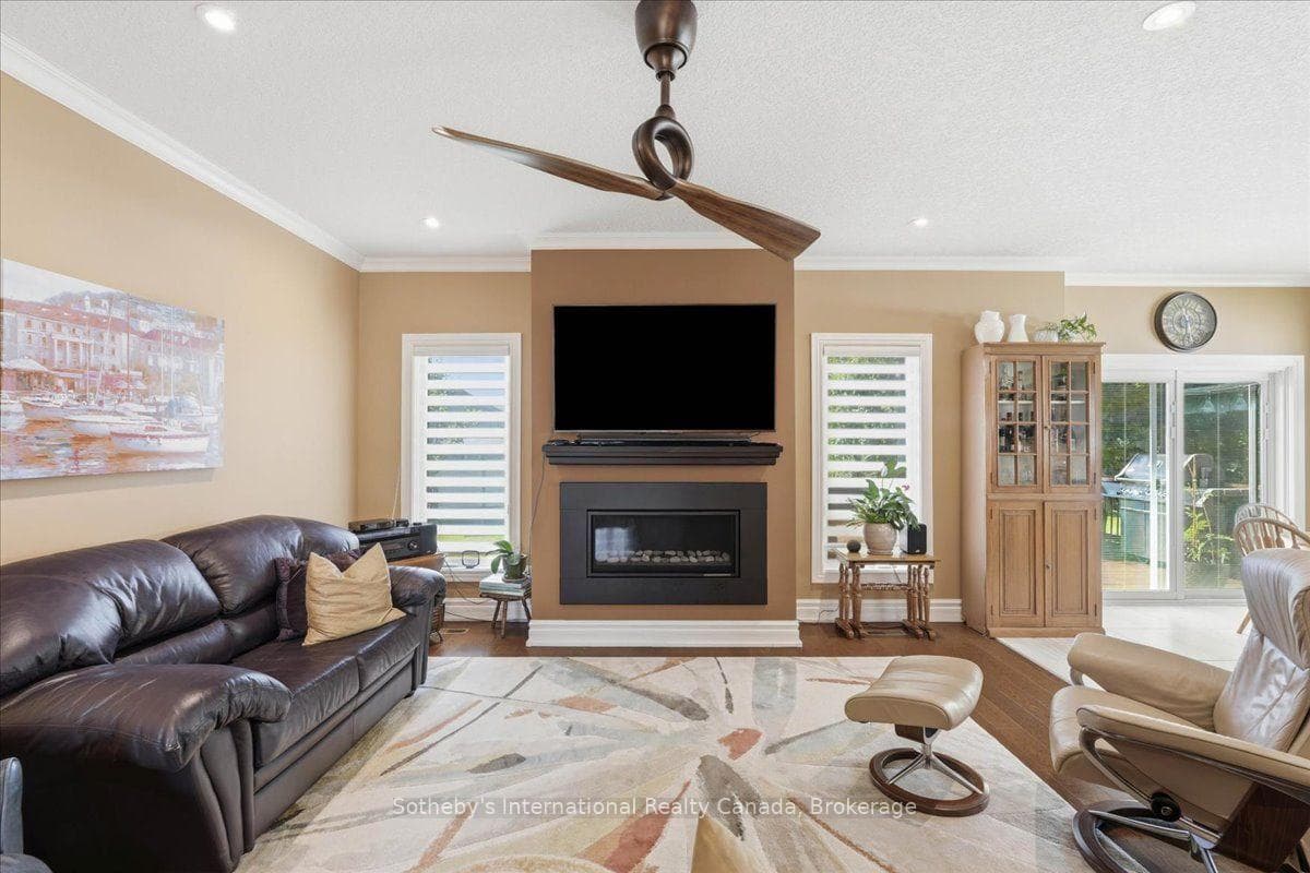 7 Conger Drive photo 9