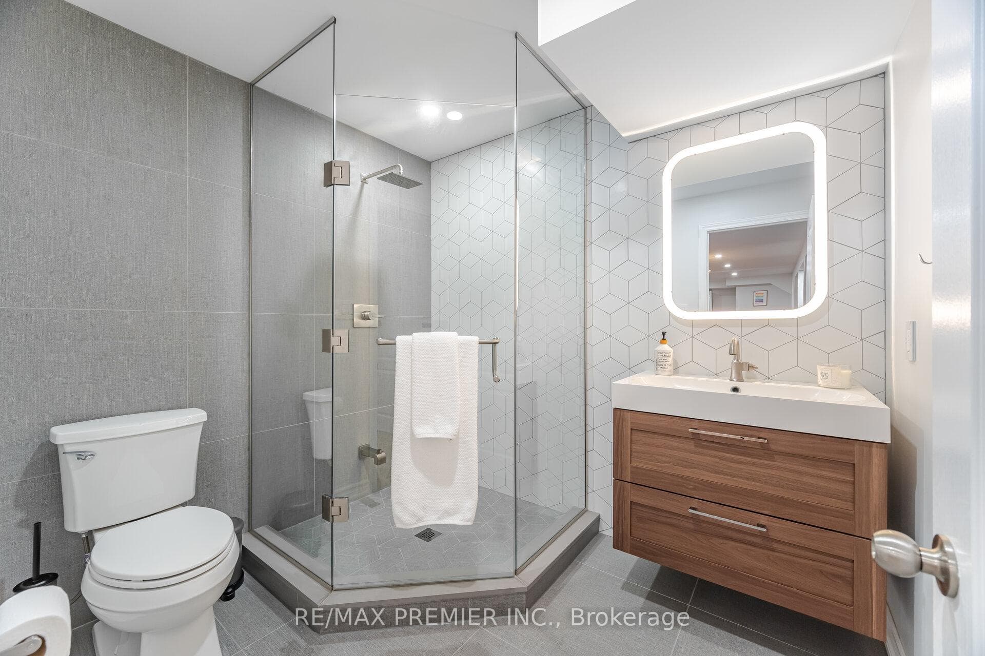 159 Lormel Gate photo 36