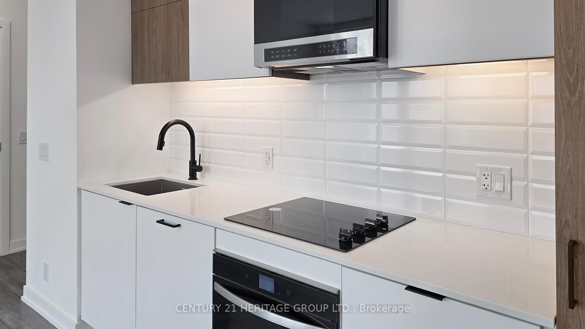 8888 Yonge Street Unit 710 photo 23