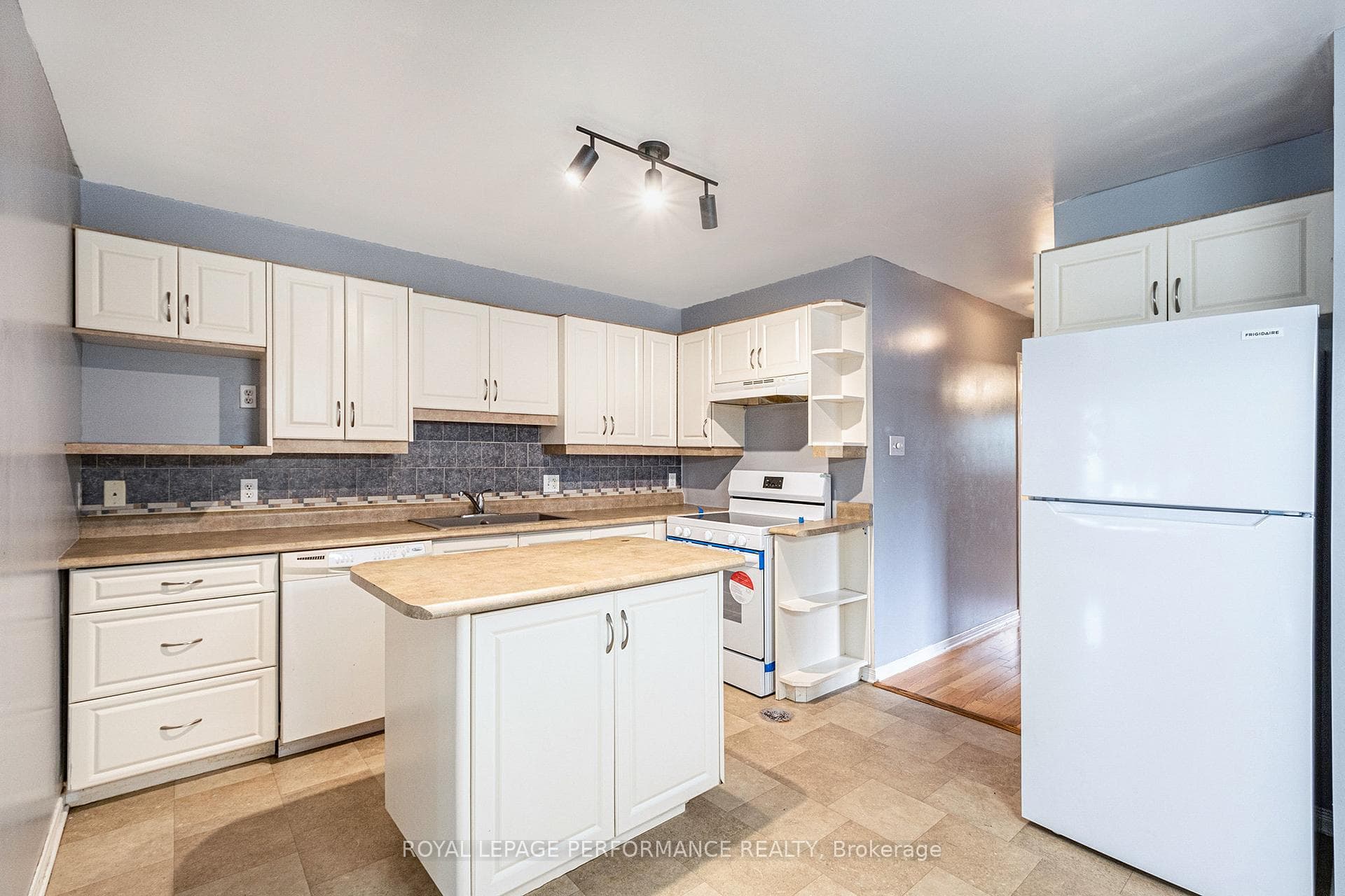 2171 Glen Brook Drive photo 8