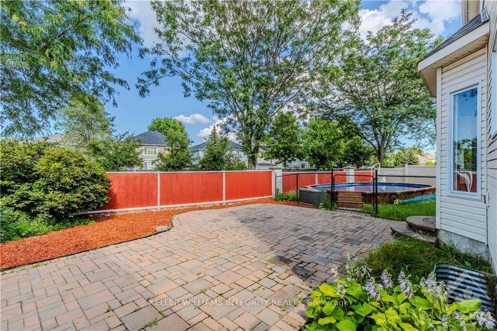 212 REDPATH Drive photo 29