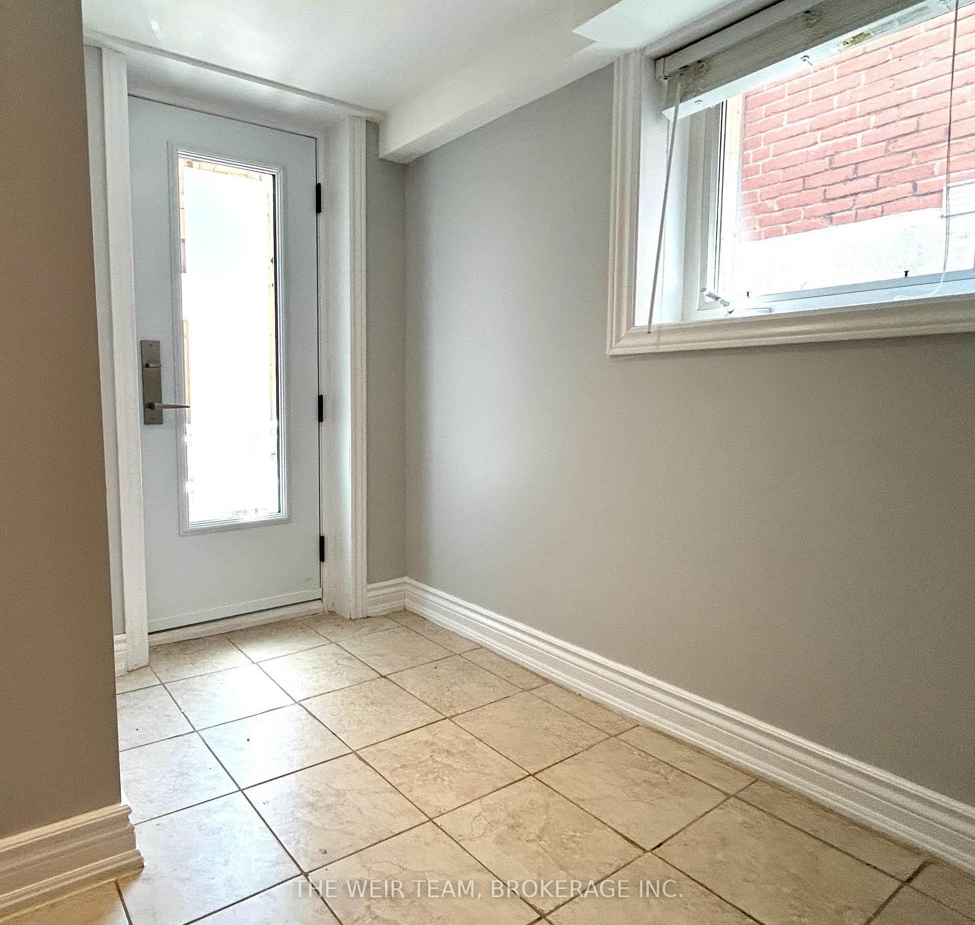 153 Swanwick Avenue Unit Lower photo 3