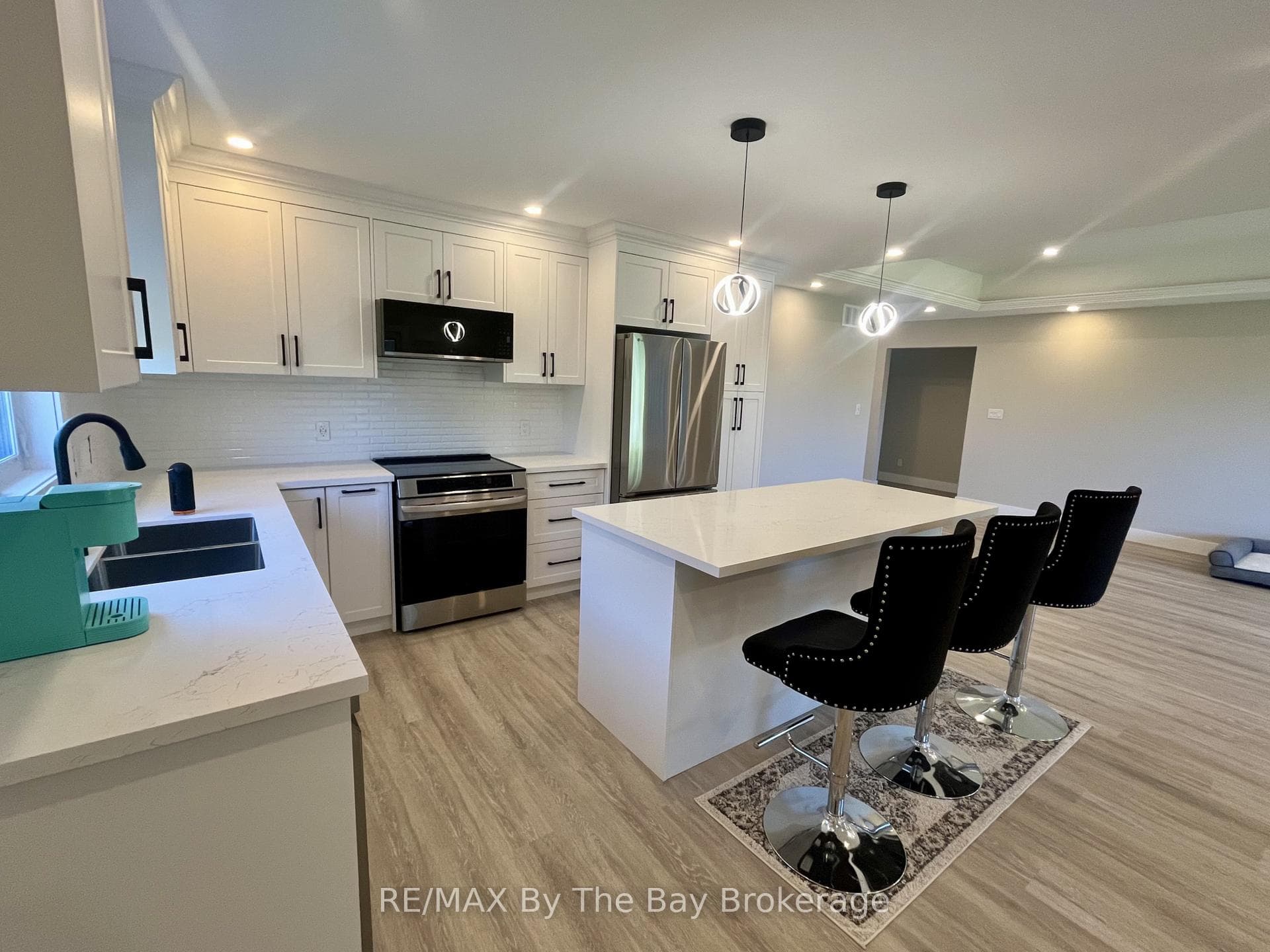 22 Lakeshore Road photo 6