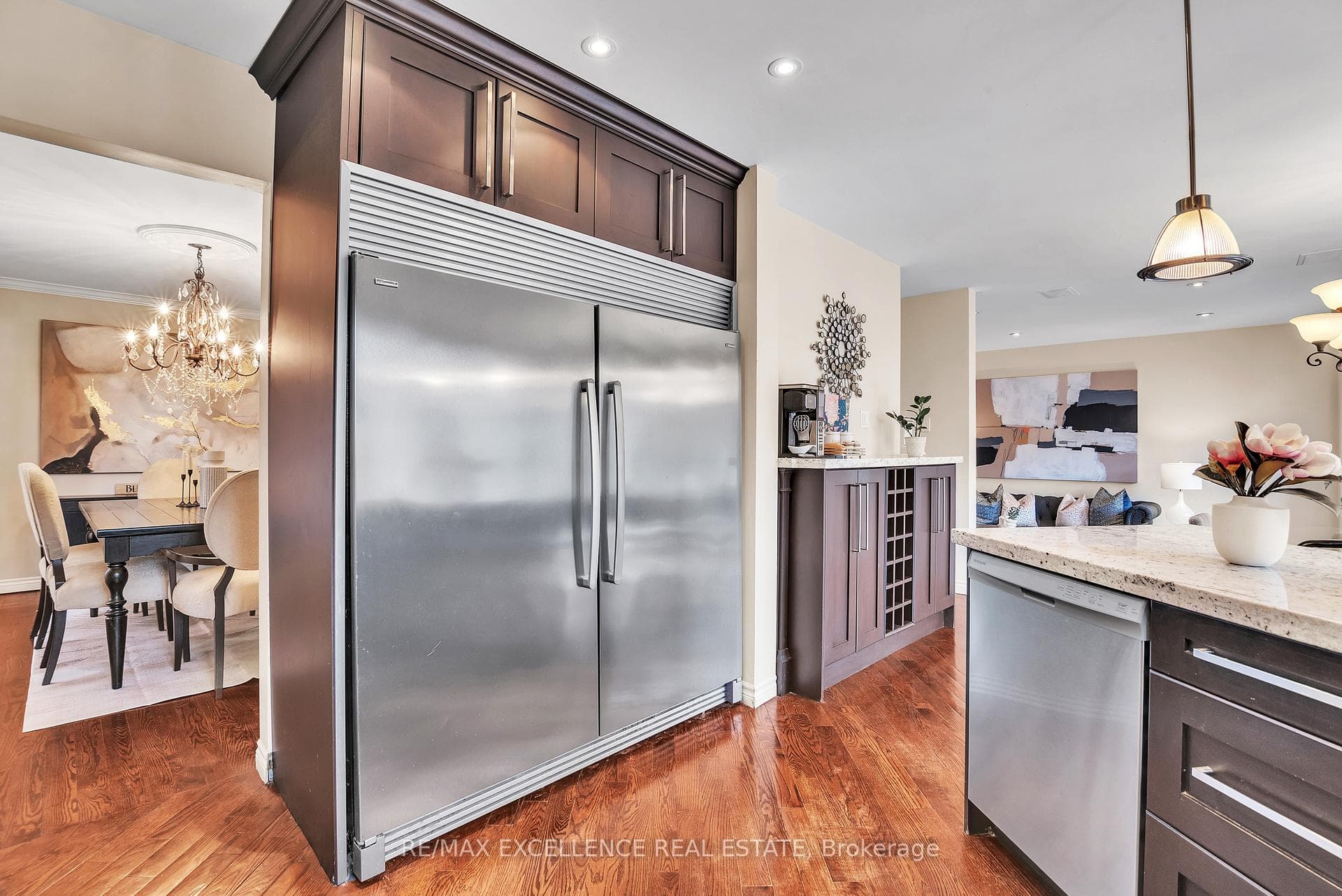 3913 Renfrew Crescent photo 20