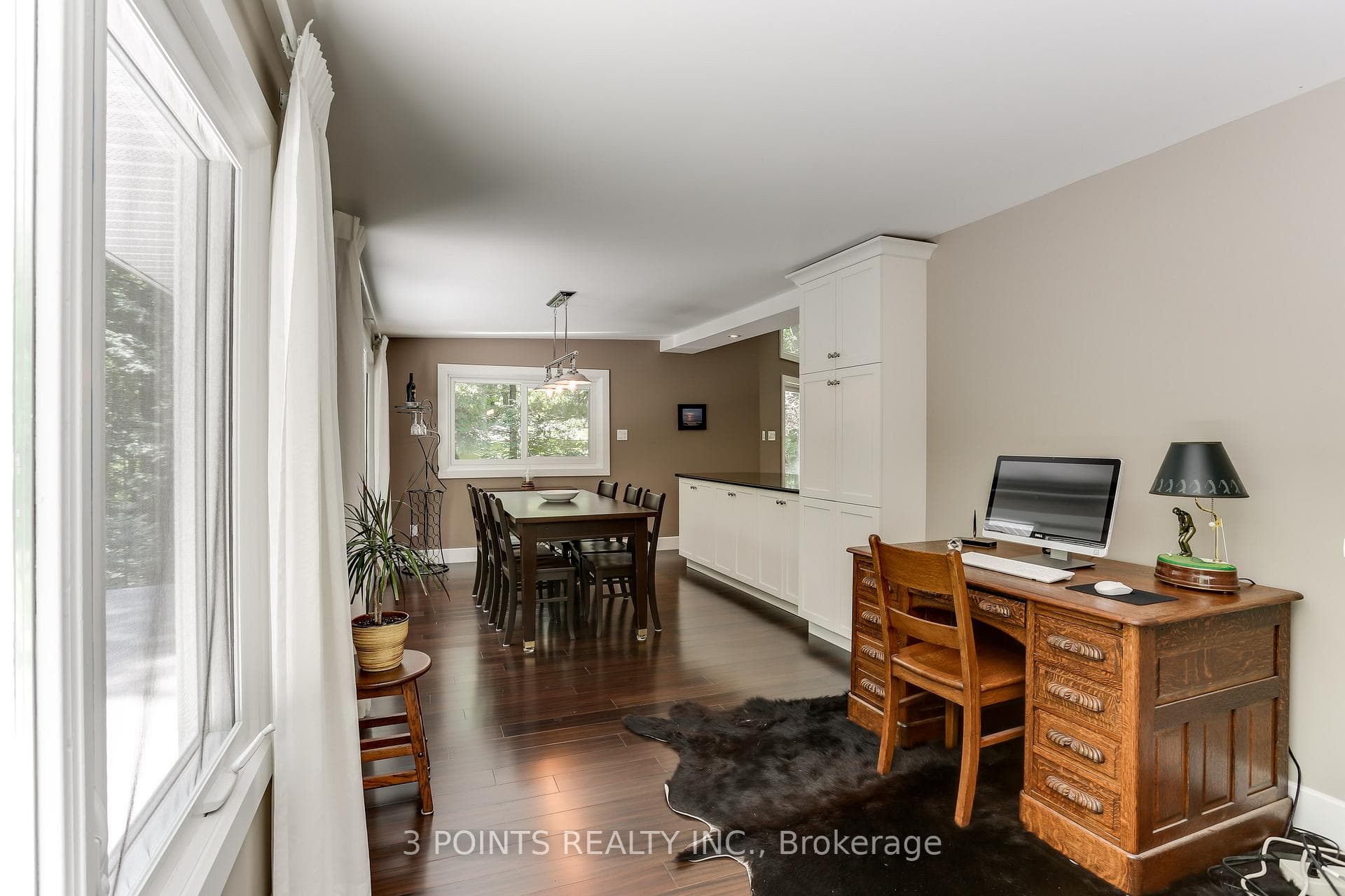 4 FRANCES Crescent photo 22