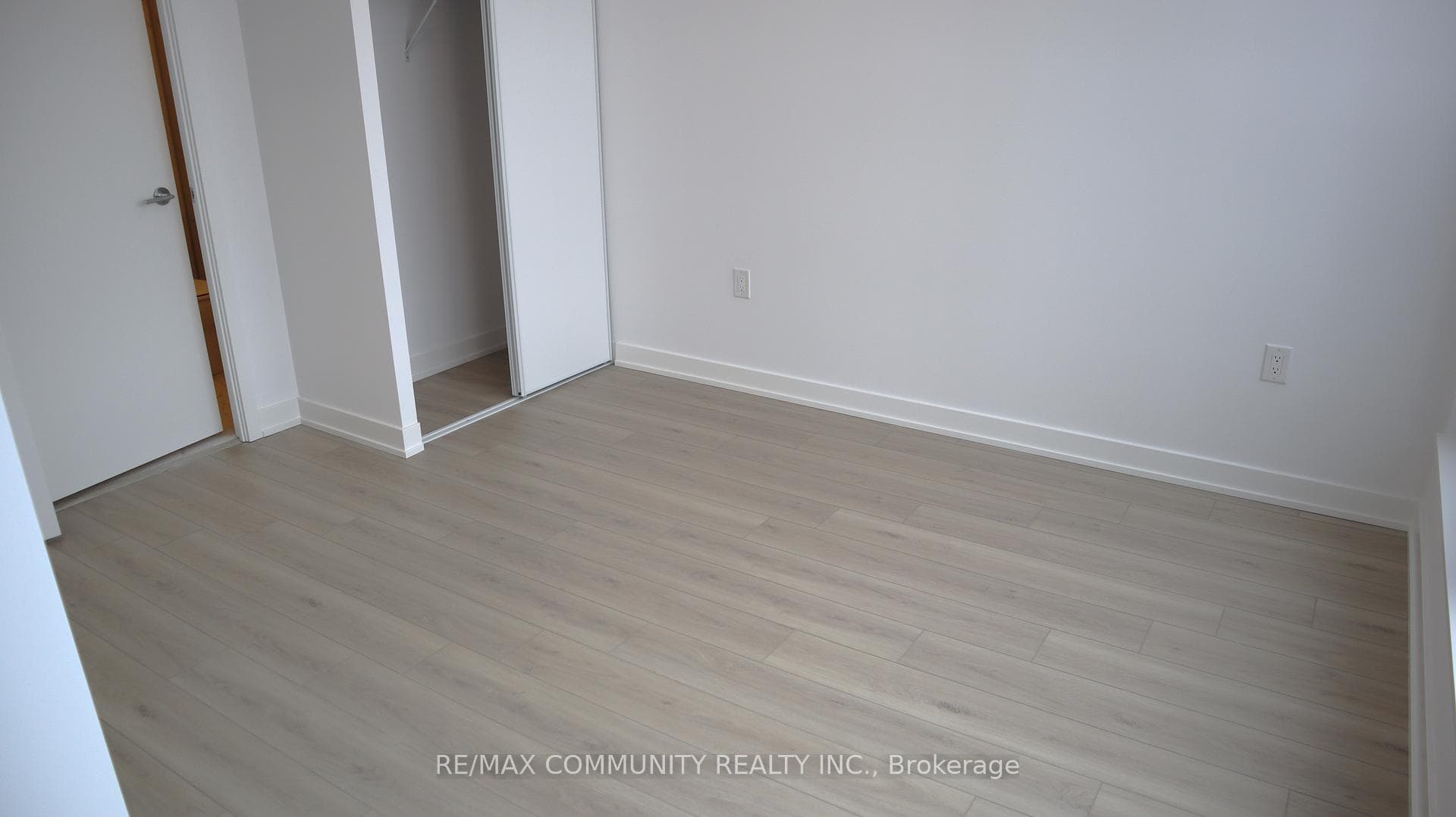 7437 Kingston Road Unit 819 photo 12