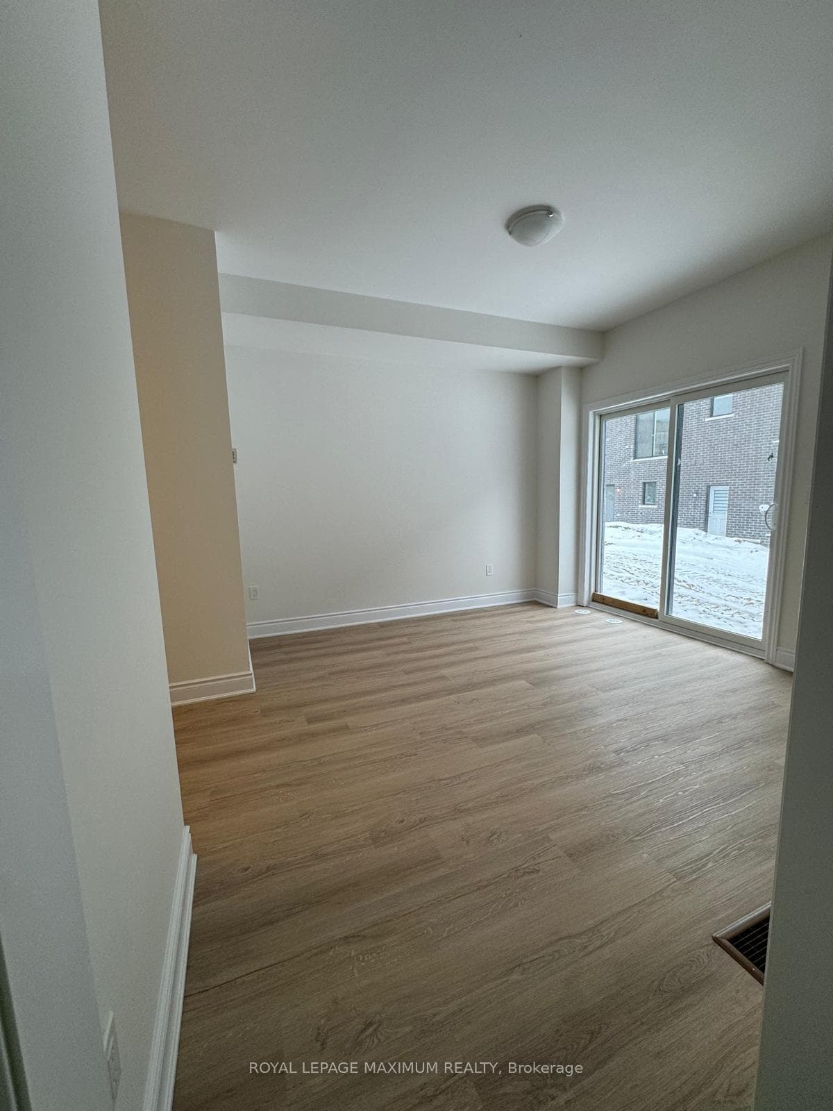 82 Paradox Street photo 4