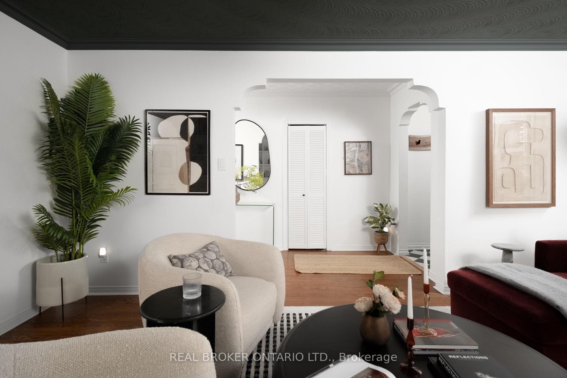 147 Thompson Avenue photo 12