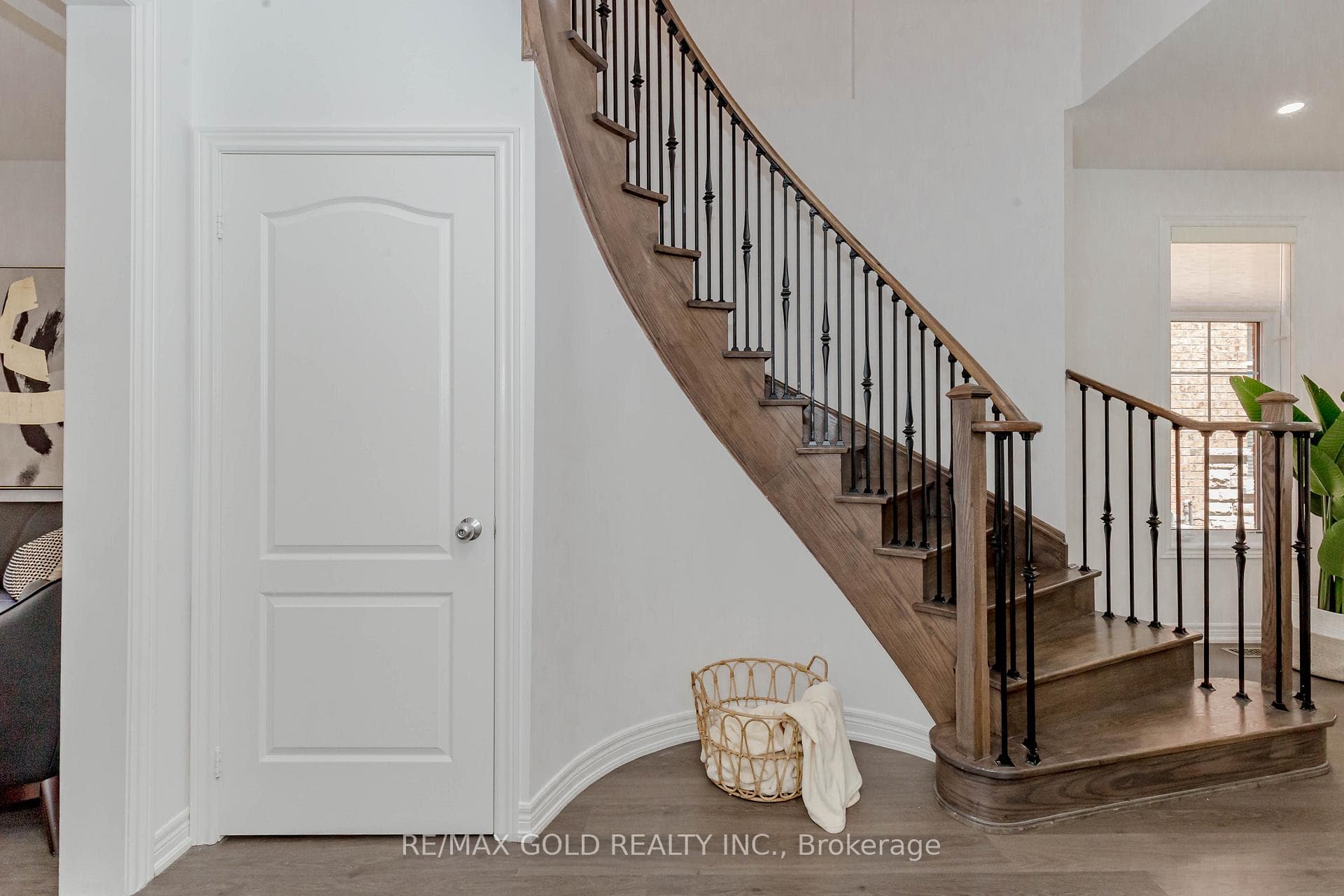 466 Terrace Way photo 7