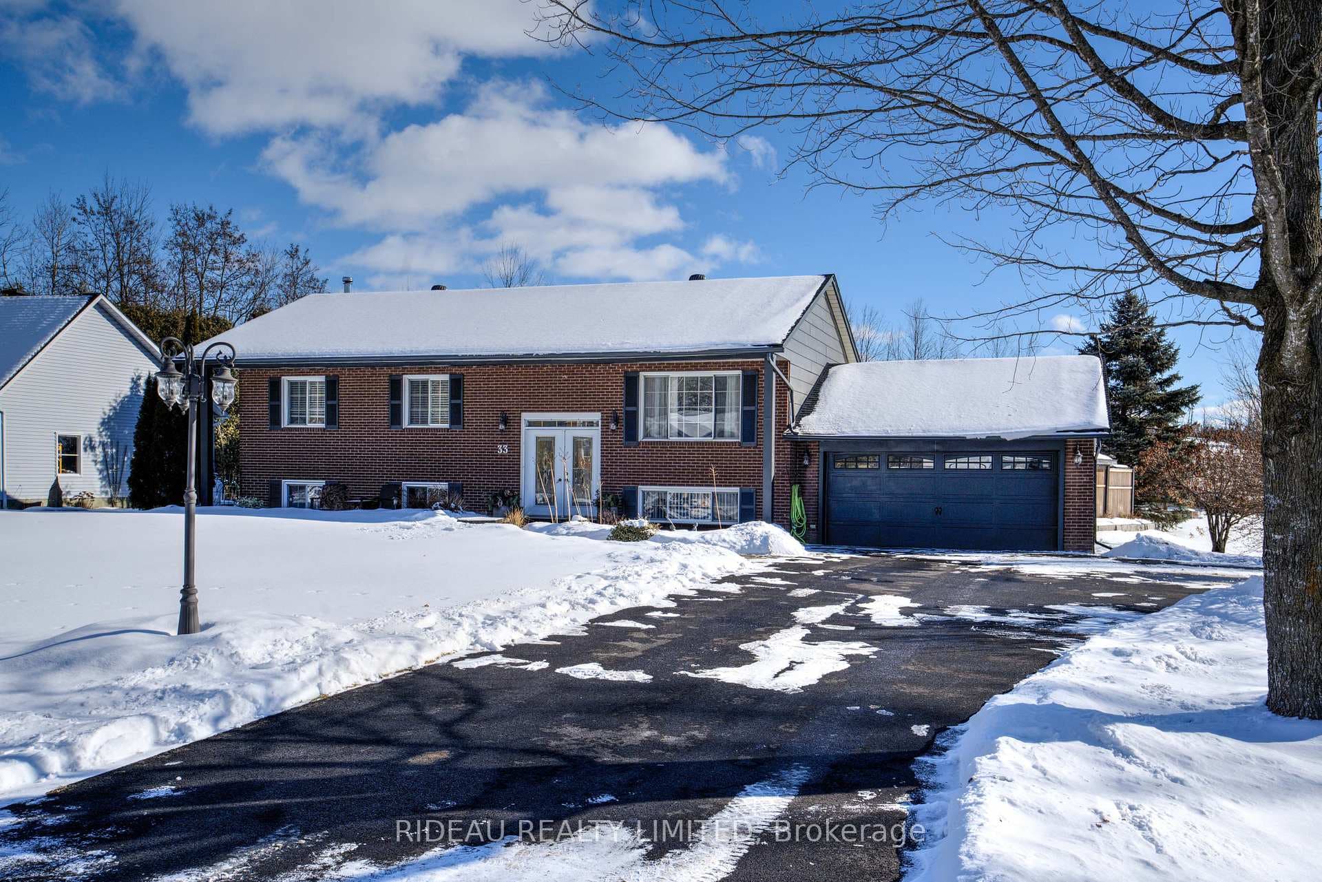 33 Sunset Drive photo 1