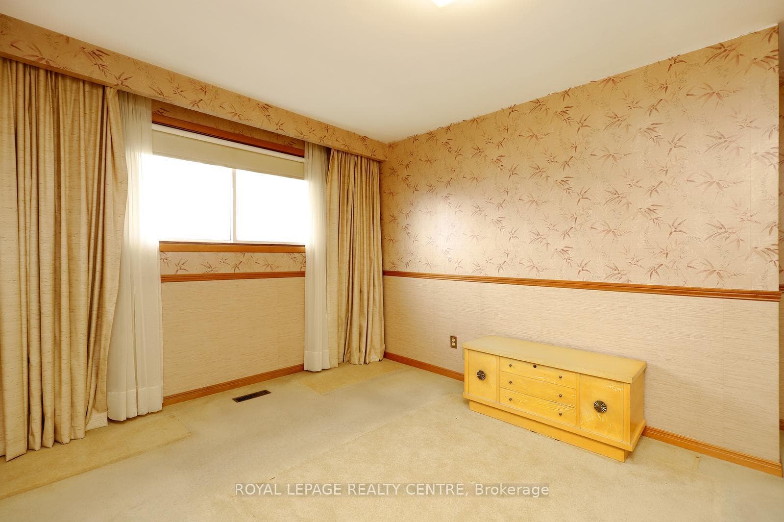 3390 Frobex Court photo 24