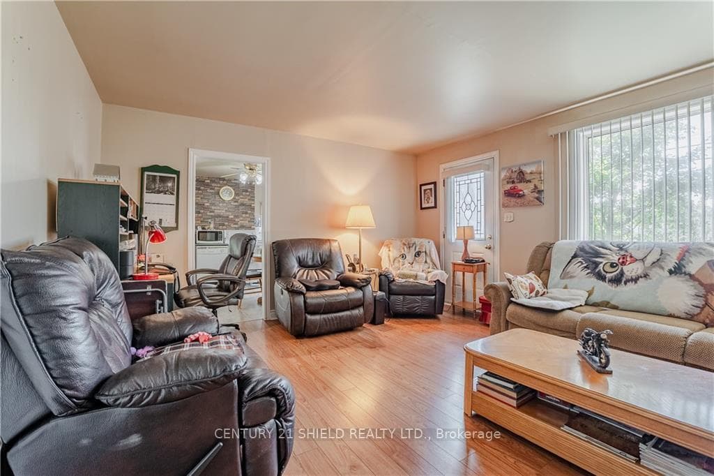 1745 MCCONNELL Avenue photo 12