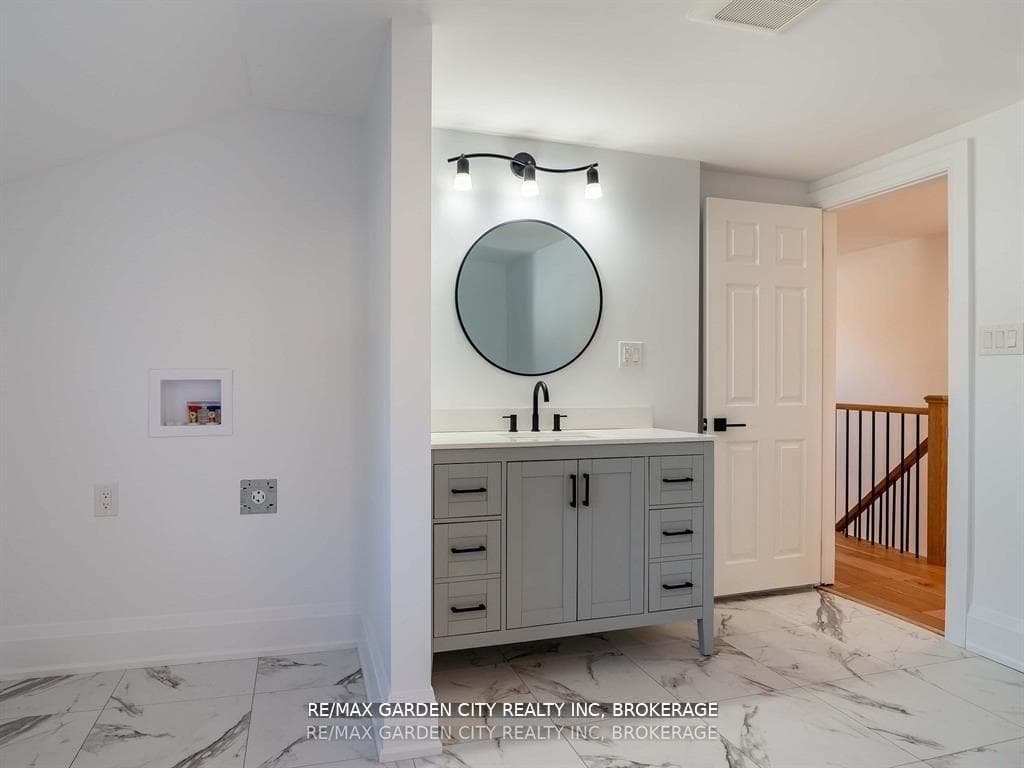 1076 Line Avenue photo 24
